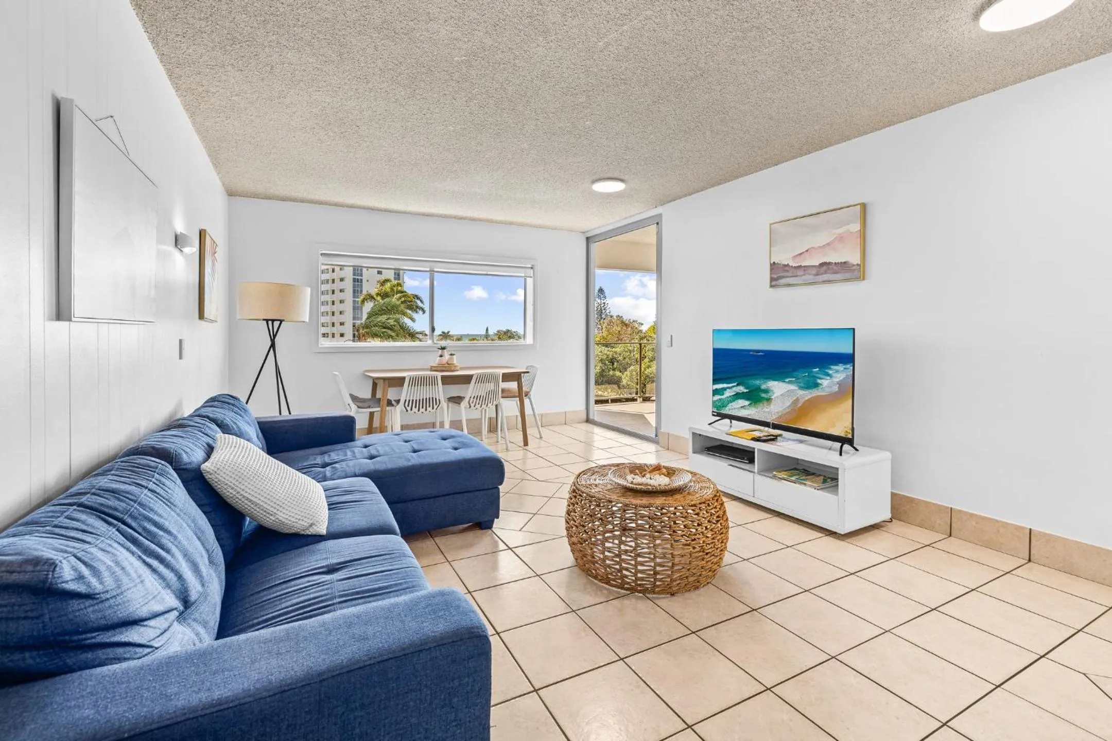 TV and multimedia in Maroochy Sands Holiday Apartments