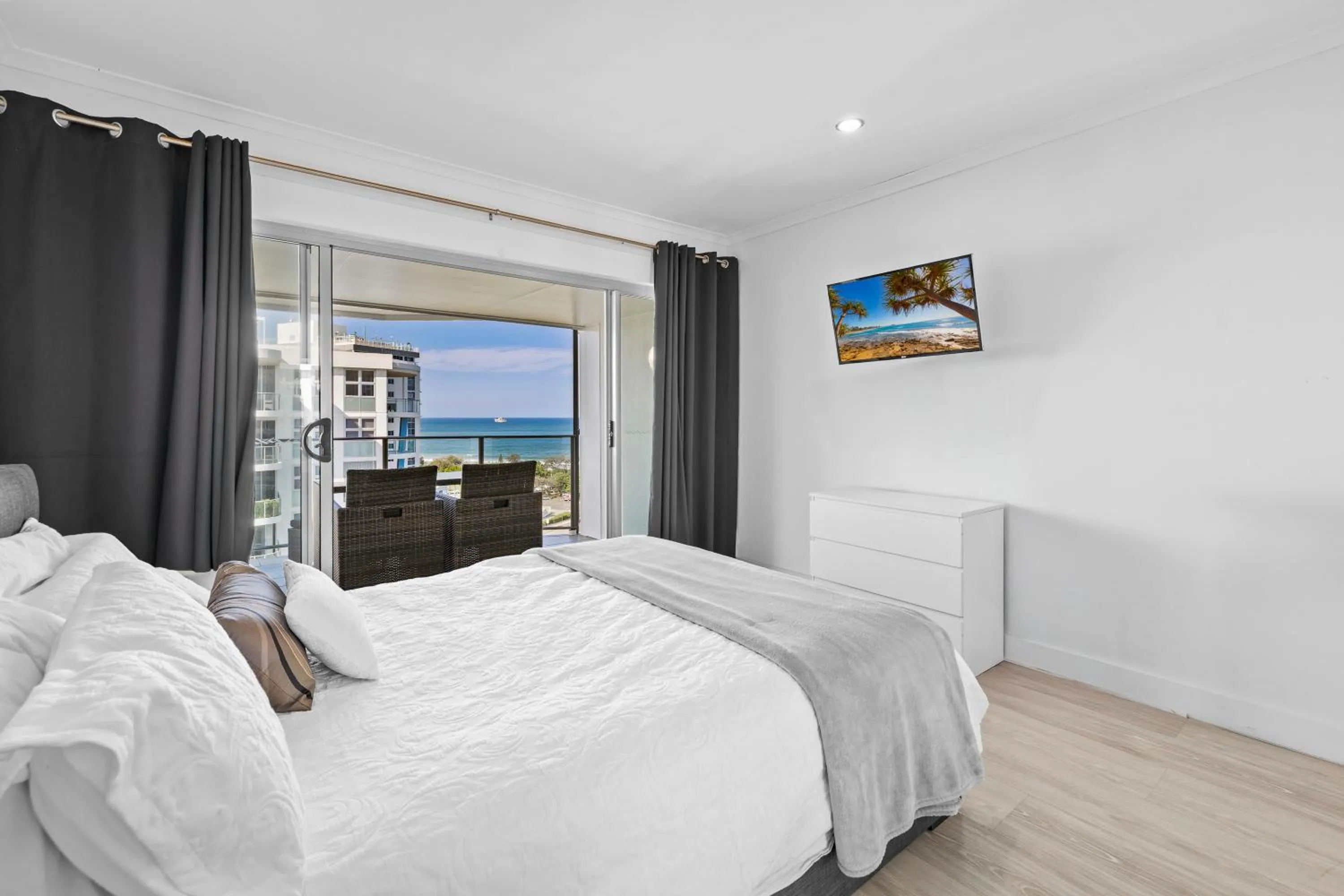 Bed in Maroochy Sands Holiday Apartments