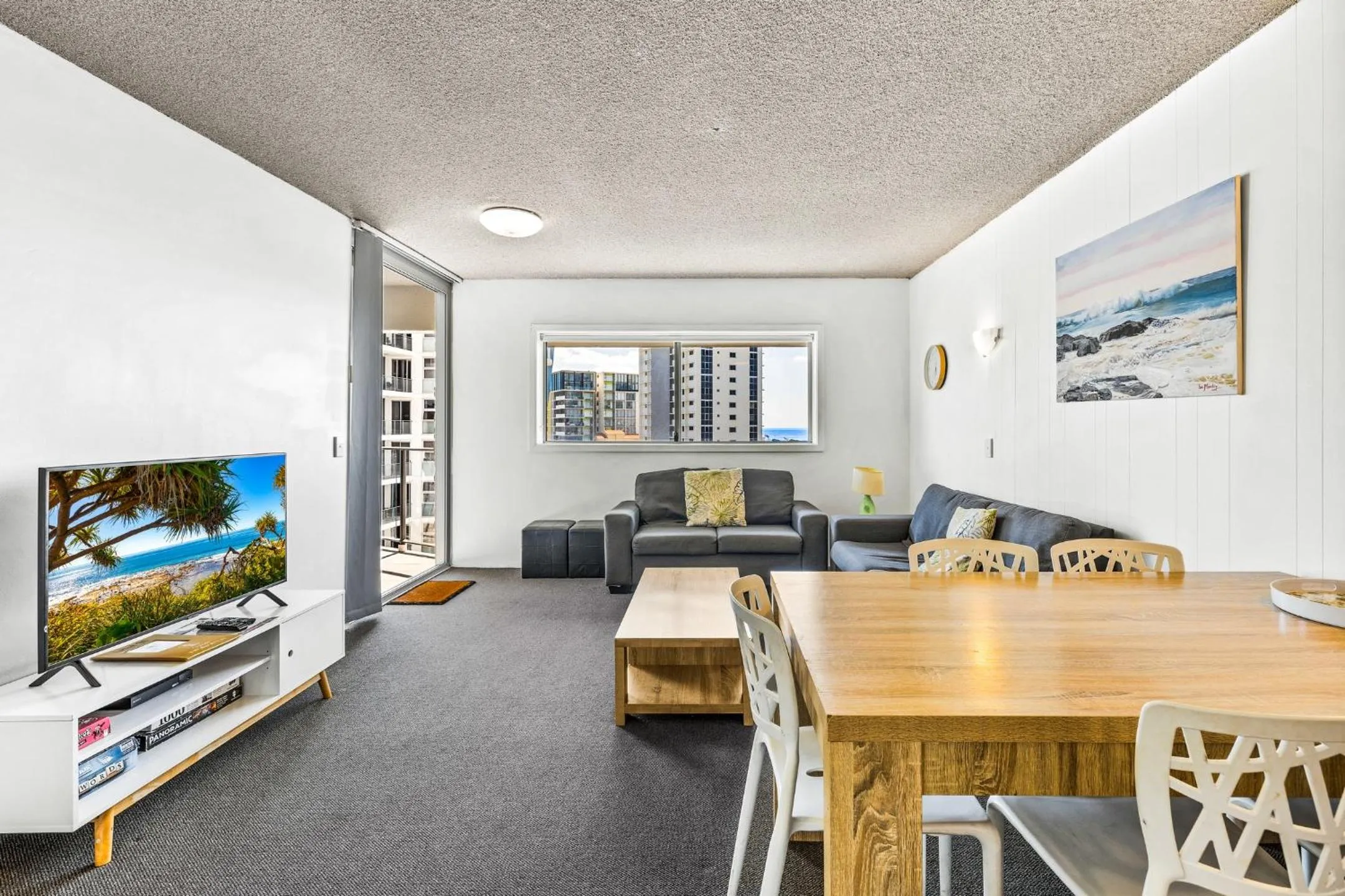 TV and multimedia in Maroochy Sands Holiday Apartments