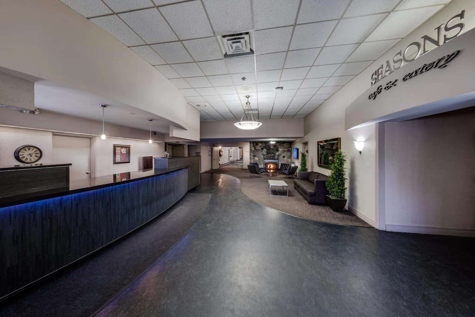Lobby or reception in Heritage Inn Hotel & Convention Centre - Moose Jaw