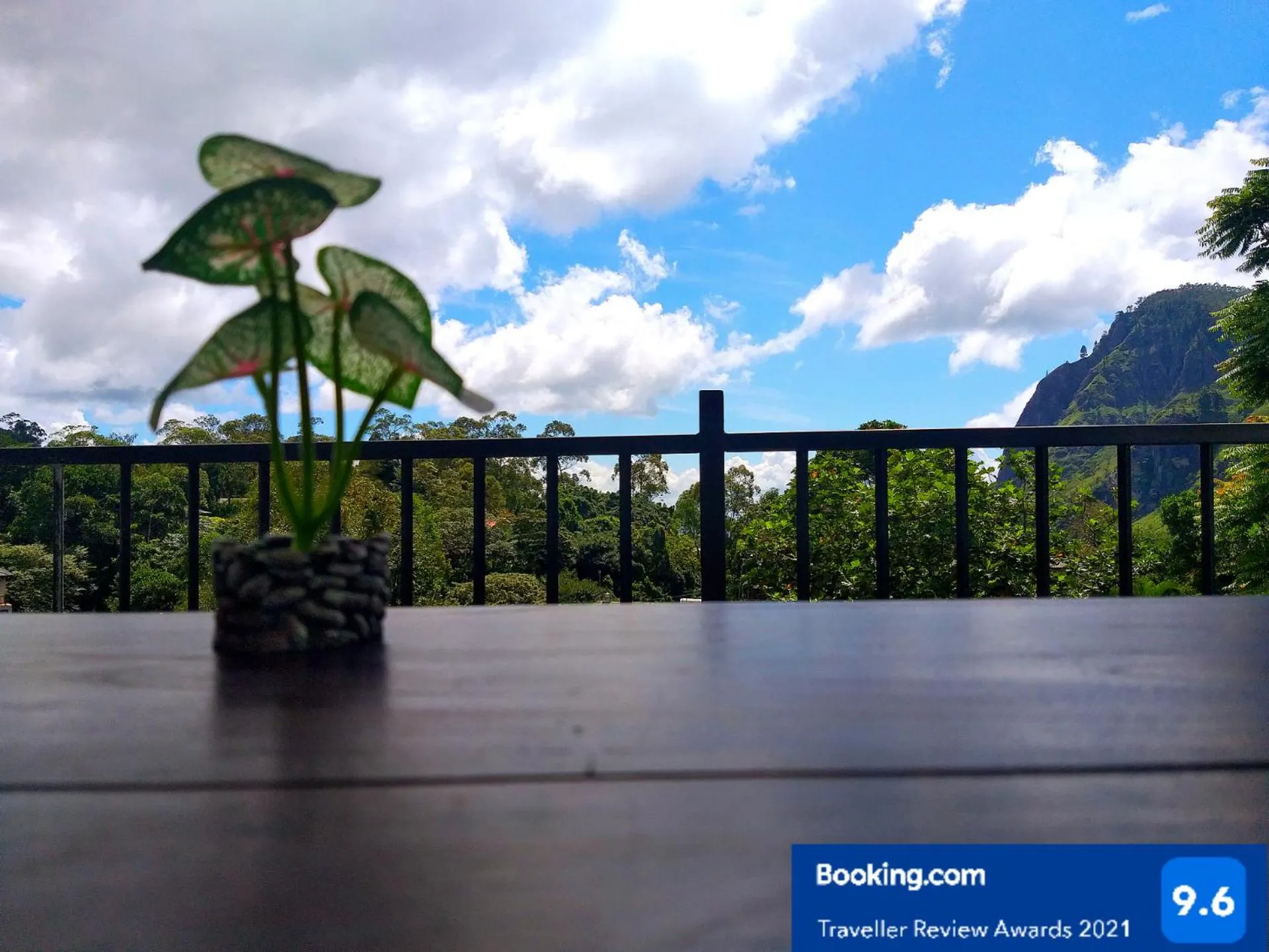 Mountain view in Poomaz Peace Palace