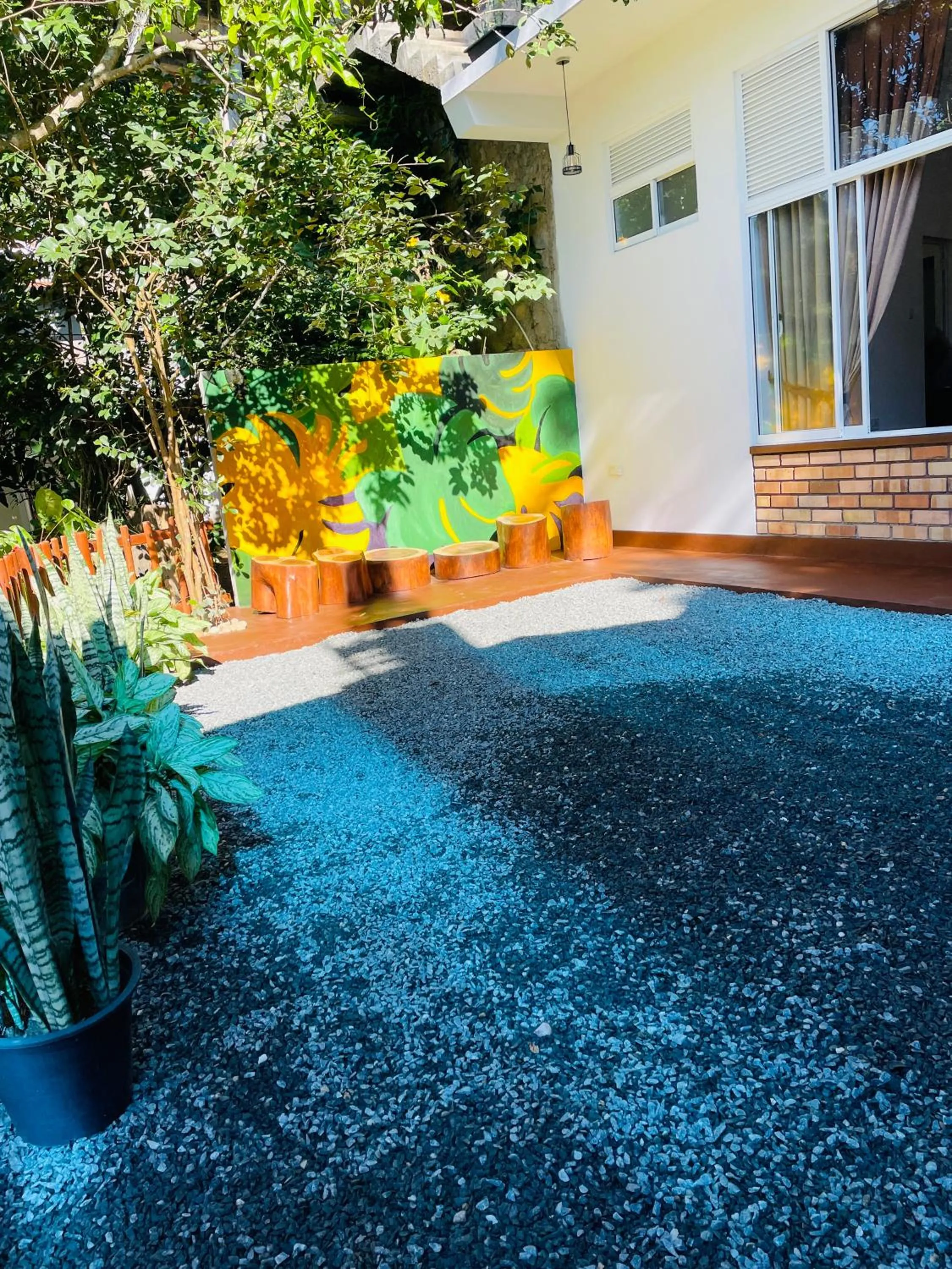 Garden in Poomaz Peace Palace