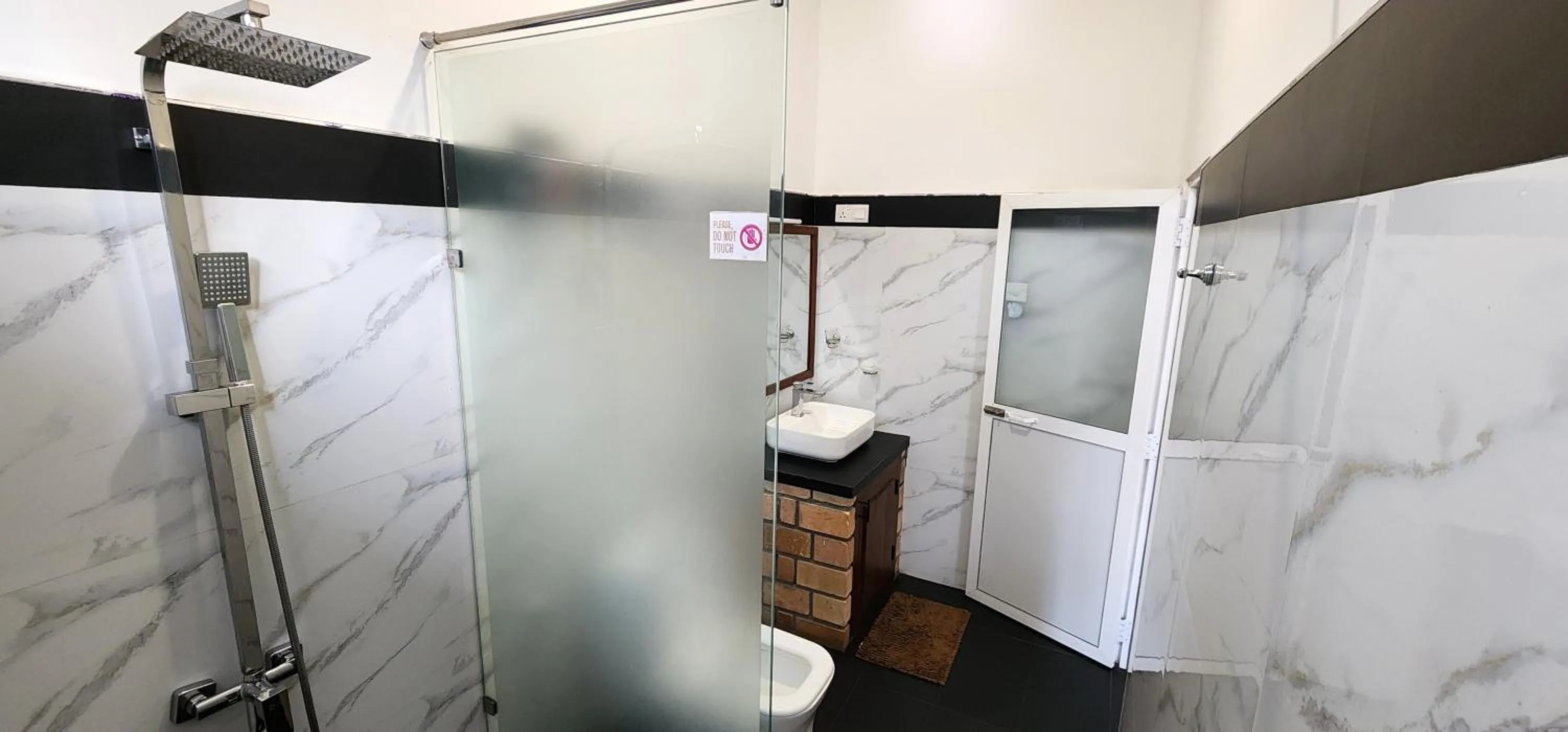 Shower in Poomaz Peace Palace