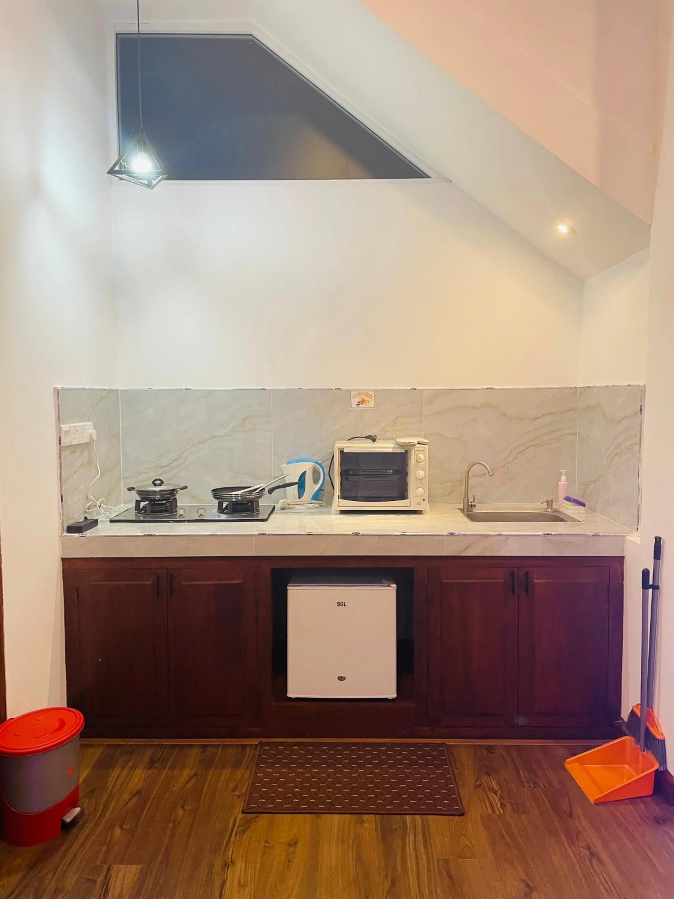 Kitchen or kitchenette in Poomaz Peace Palace