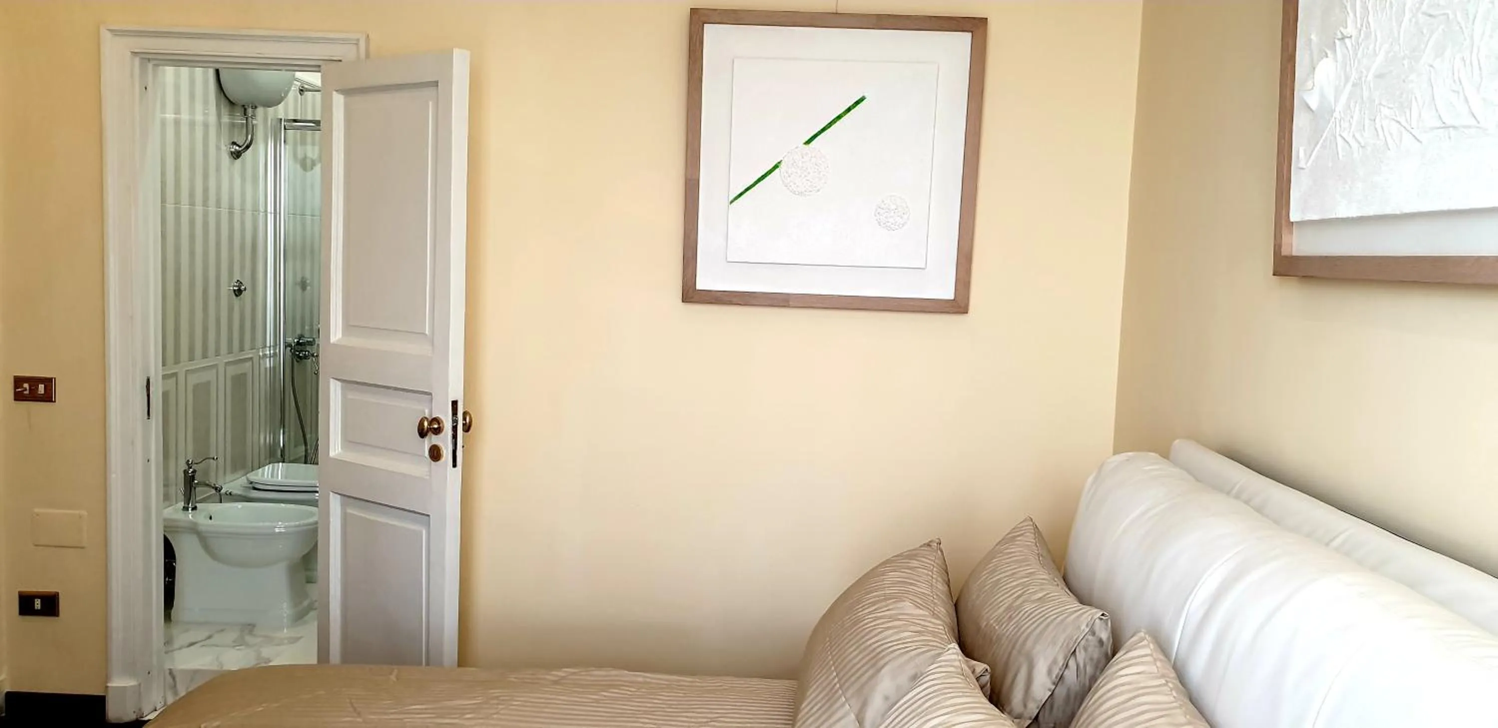 Bedroom in Calabritto Suite