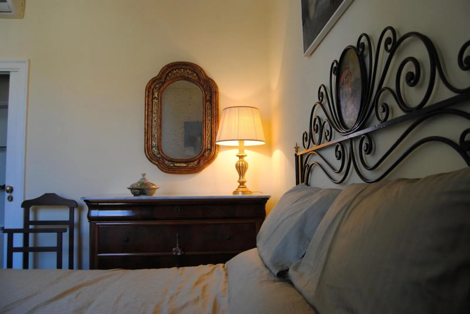 Bedroom, Bed in Calabritto Suite