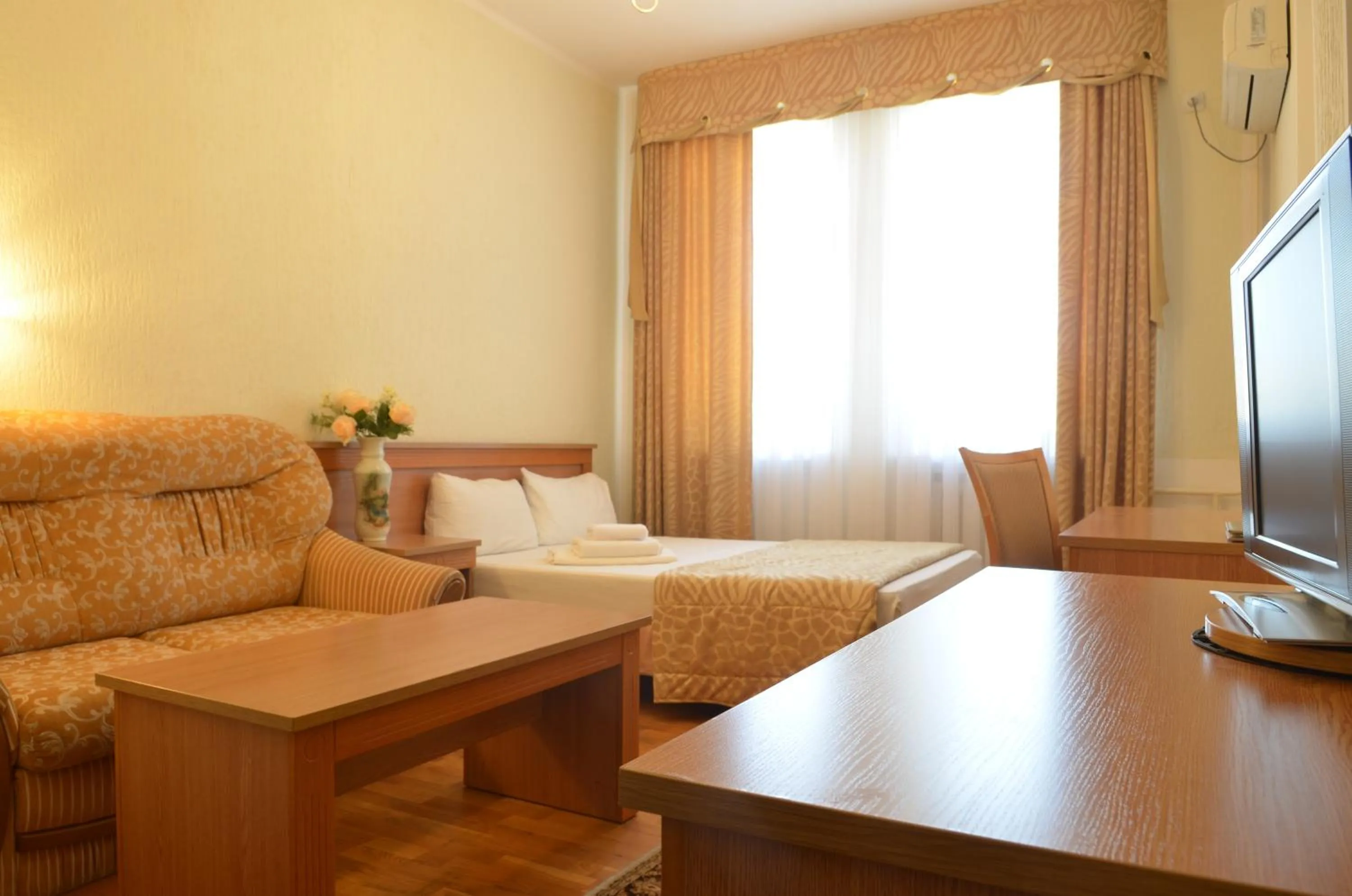 Day, Bed in Altyn Dala Hotel