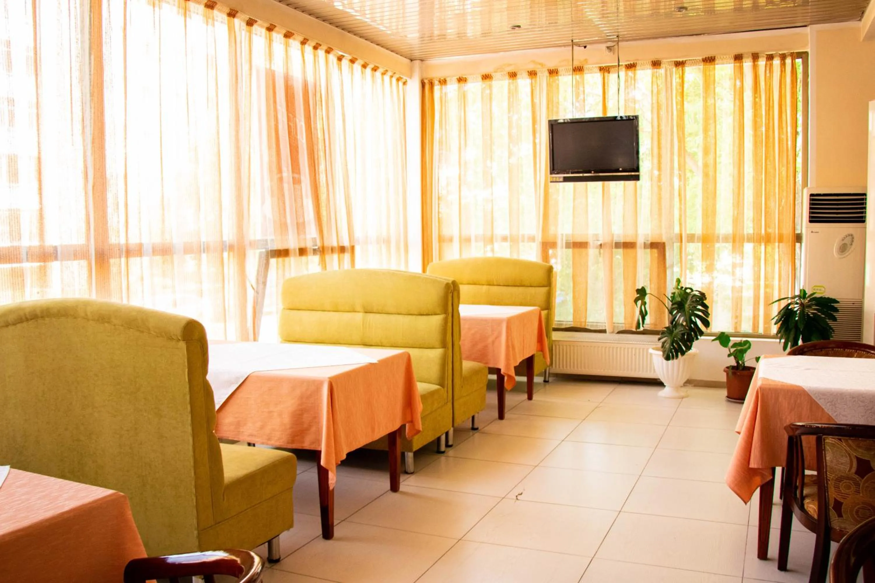 Restaurant/places to eat in Altyn Dala Hotel