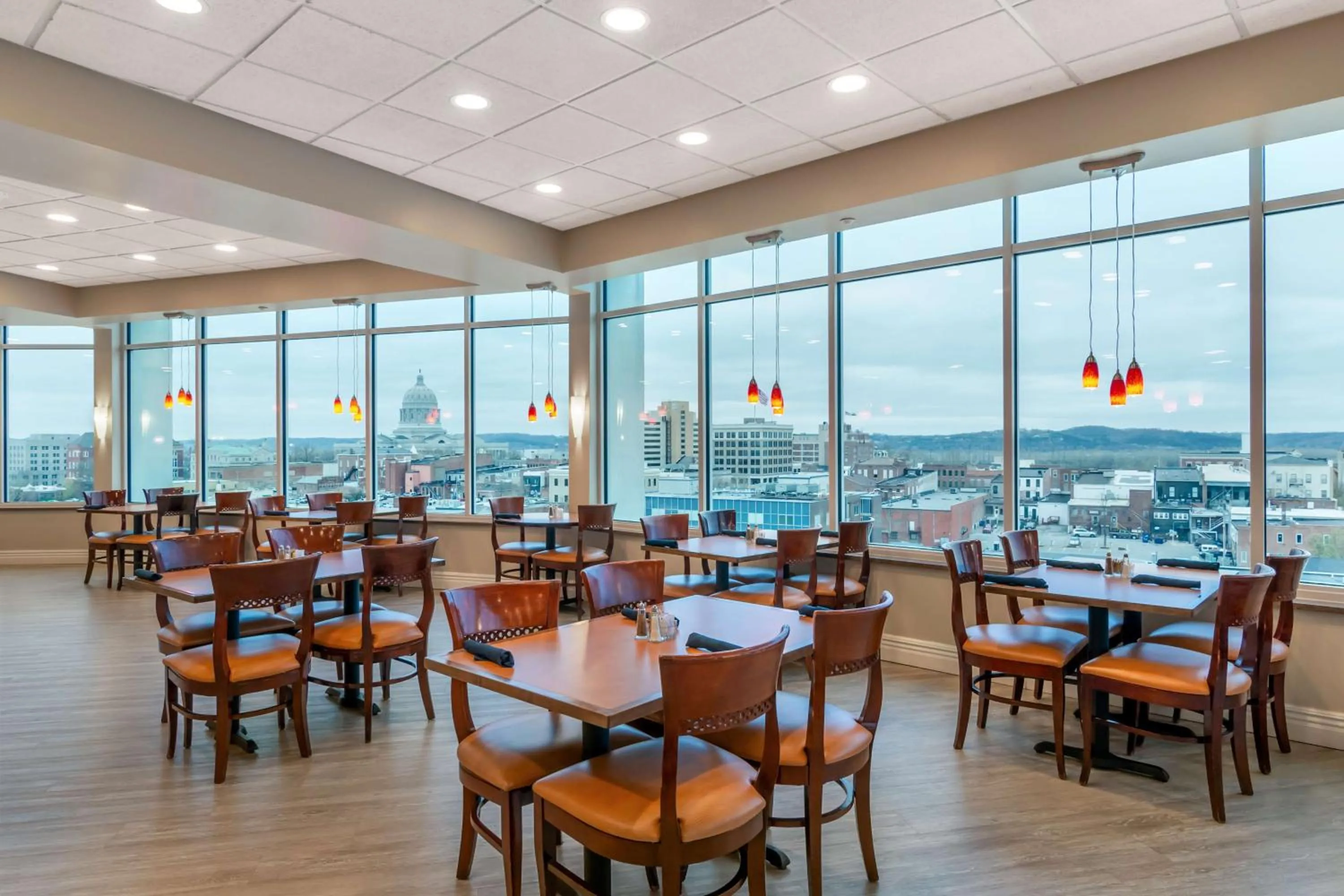 Restaurant/places to eat in DoubleTree by Hilton Jefferson City