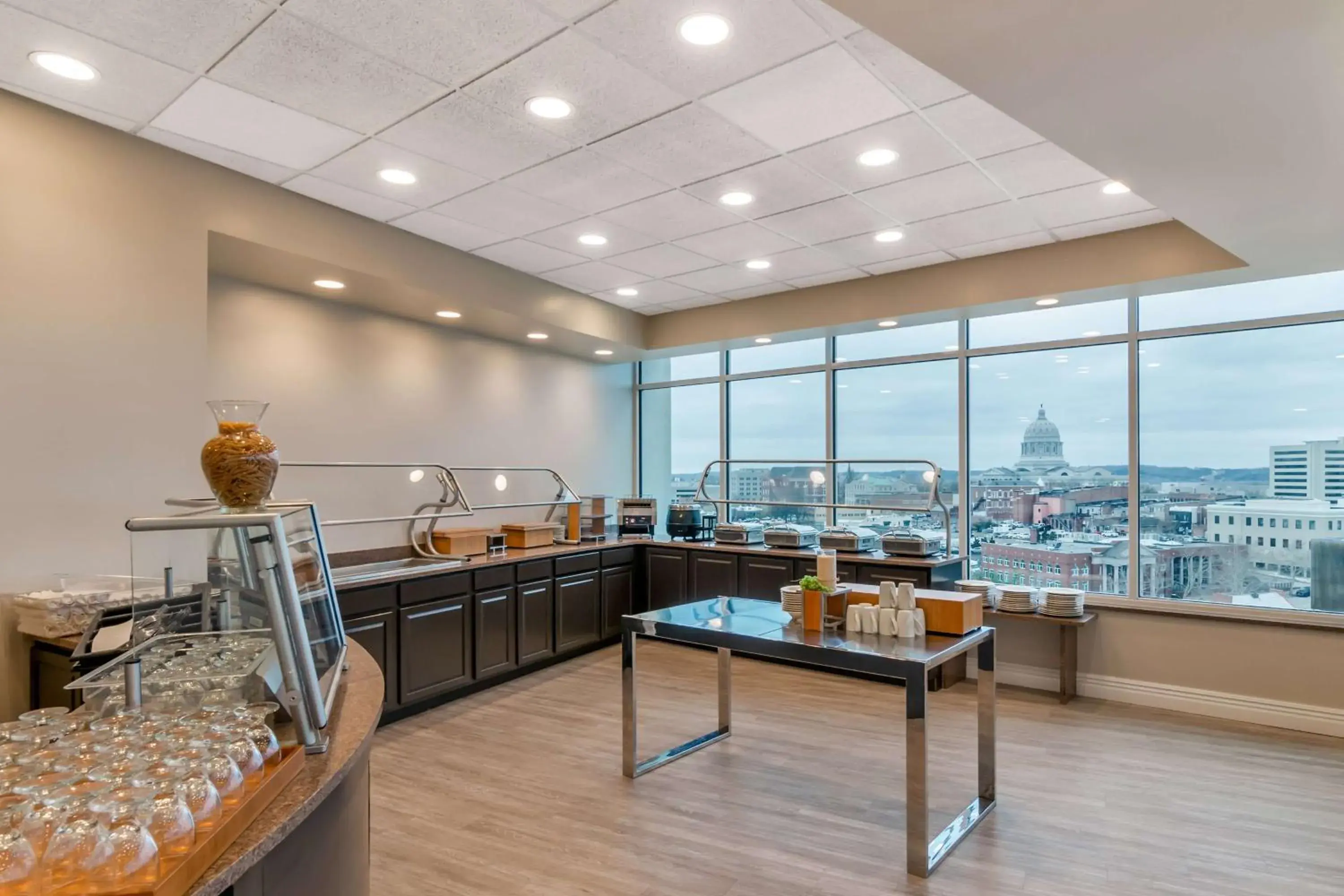 Restaurant/places to eat in DoubleTree by Hilton Jefferson City Restaurant/places to eat in DoubleTree by Hilton Jefferson City