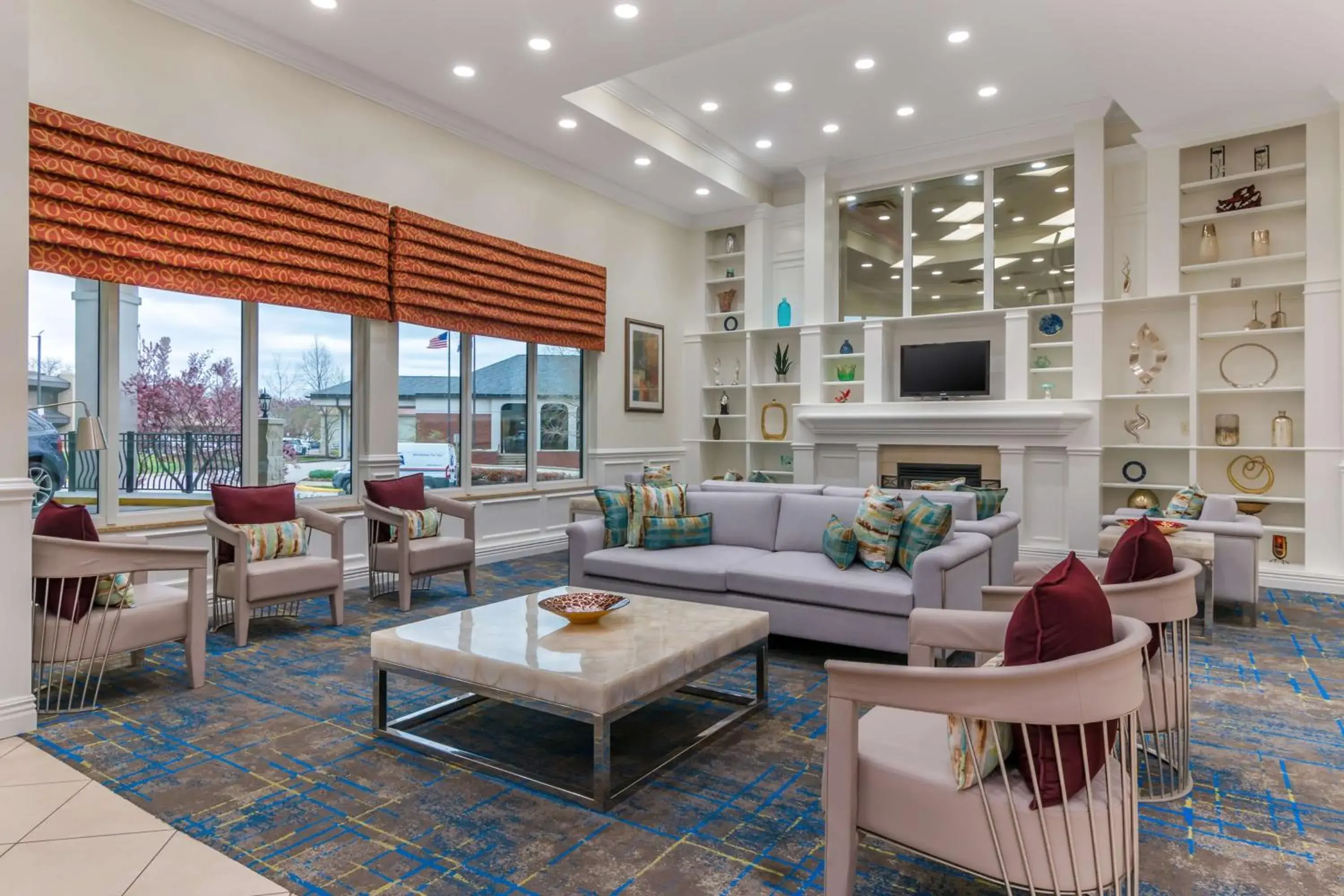 Lobby or reception in DoubleTree by Hilton Jefferson City Lobby or reception in DoubleTree by Hilton Jefferson City