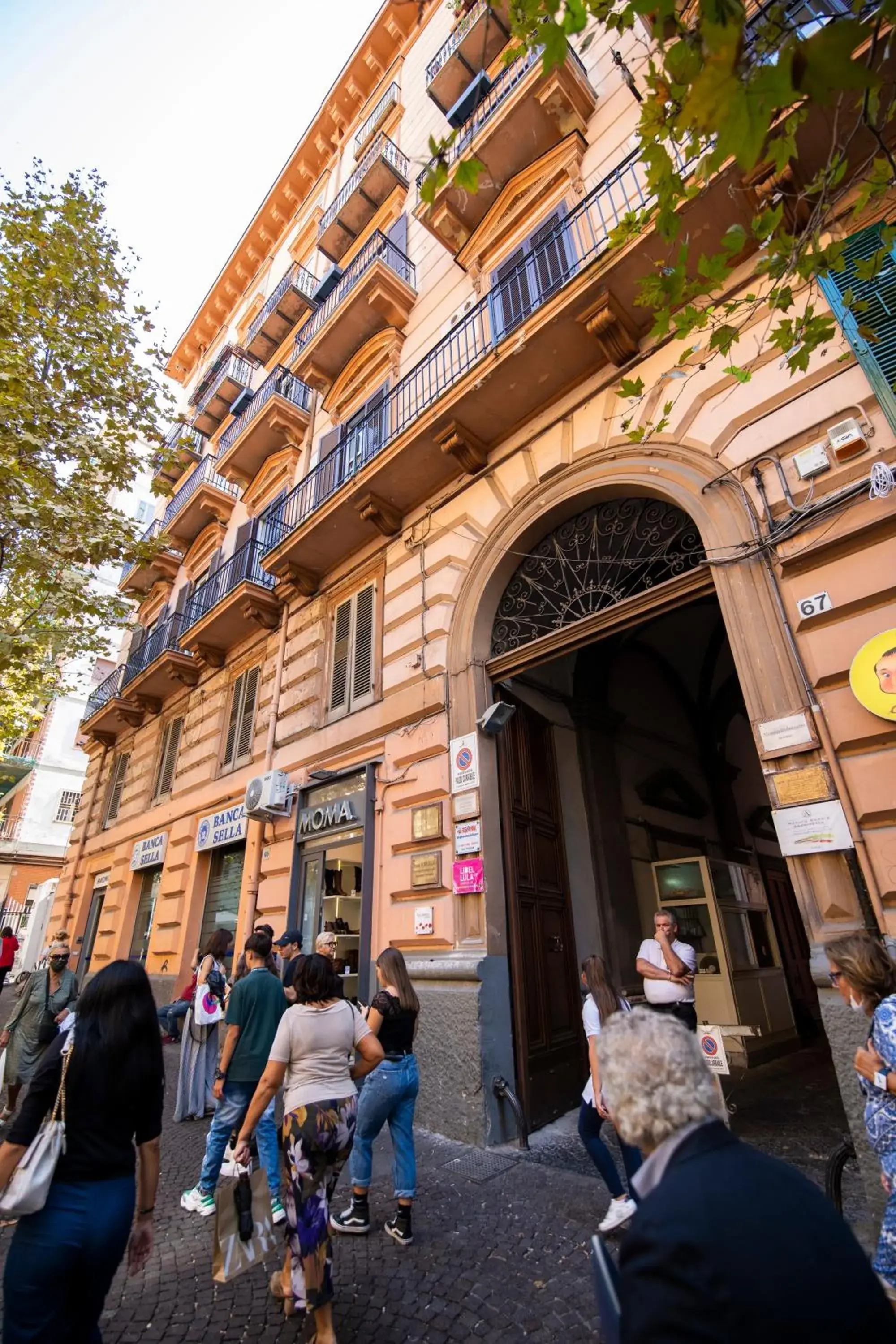 Facade/entrance in La Chambre Facade/entrance in La Chambre