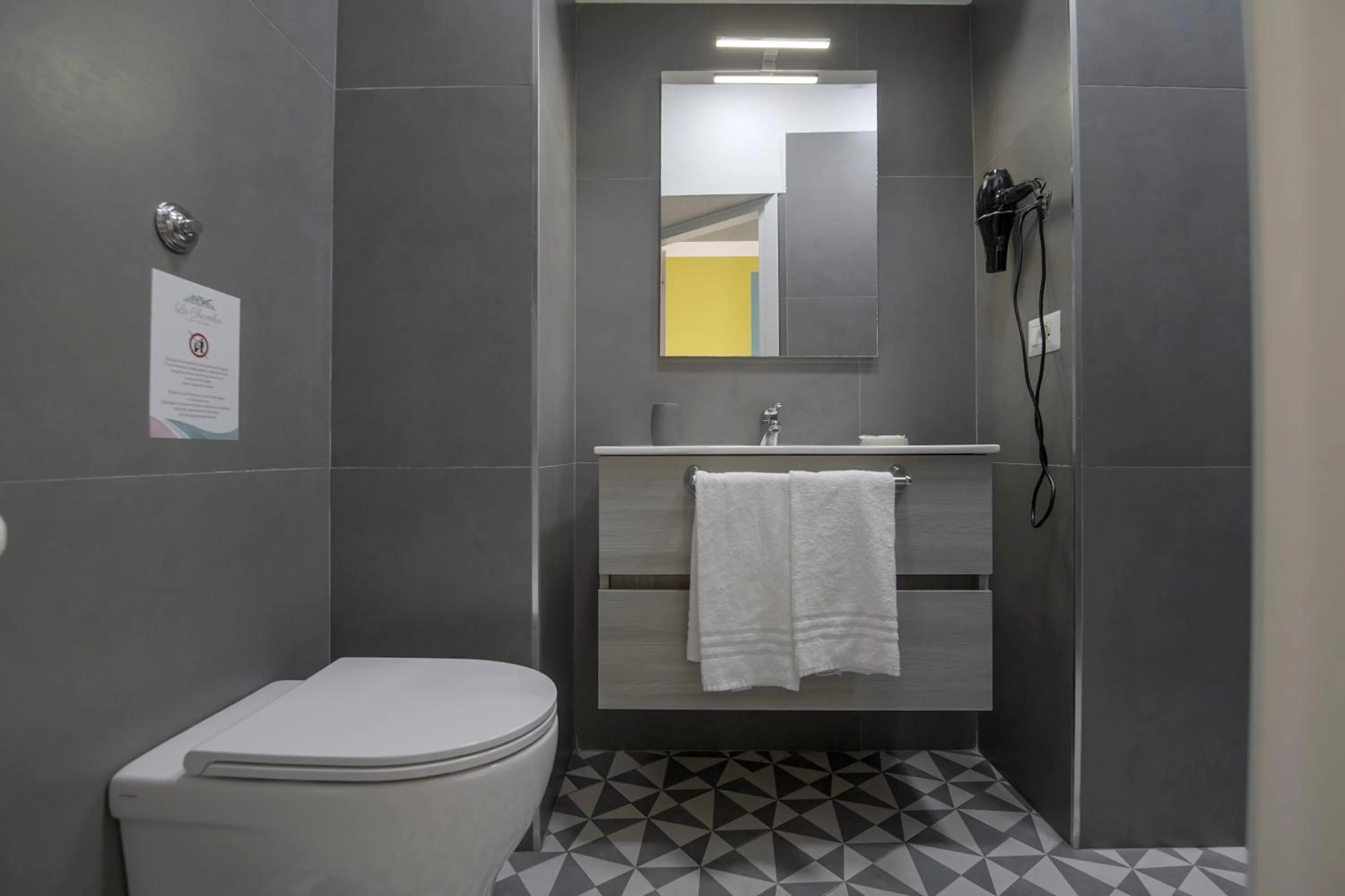 Bathroom in La Chambre