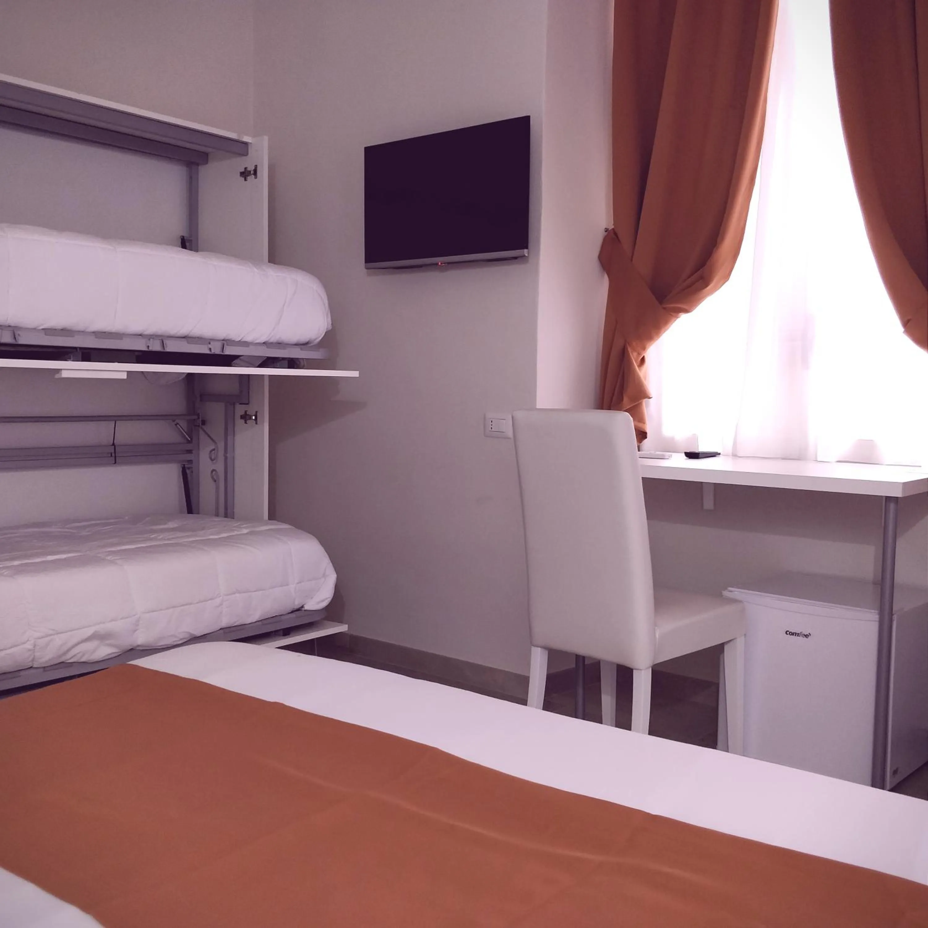 TV and multimedia, Bed in La Chambre