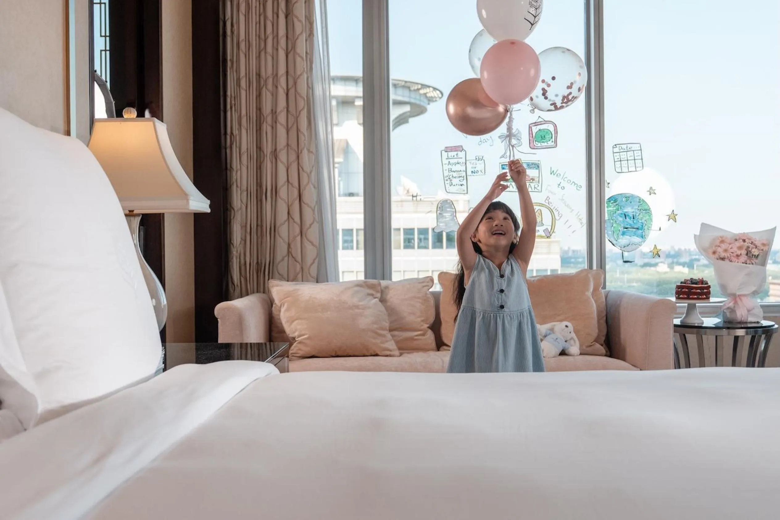 Bedroom, Bed in Four Seasons Hotel Beijing