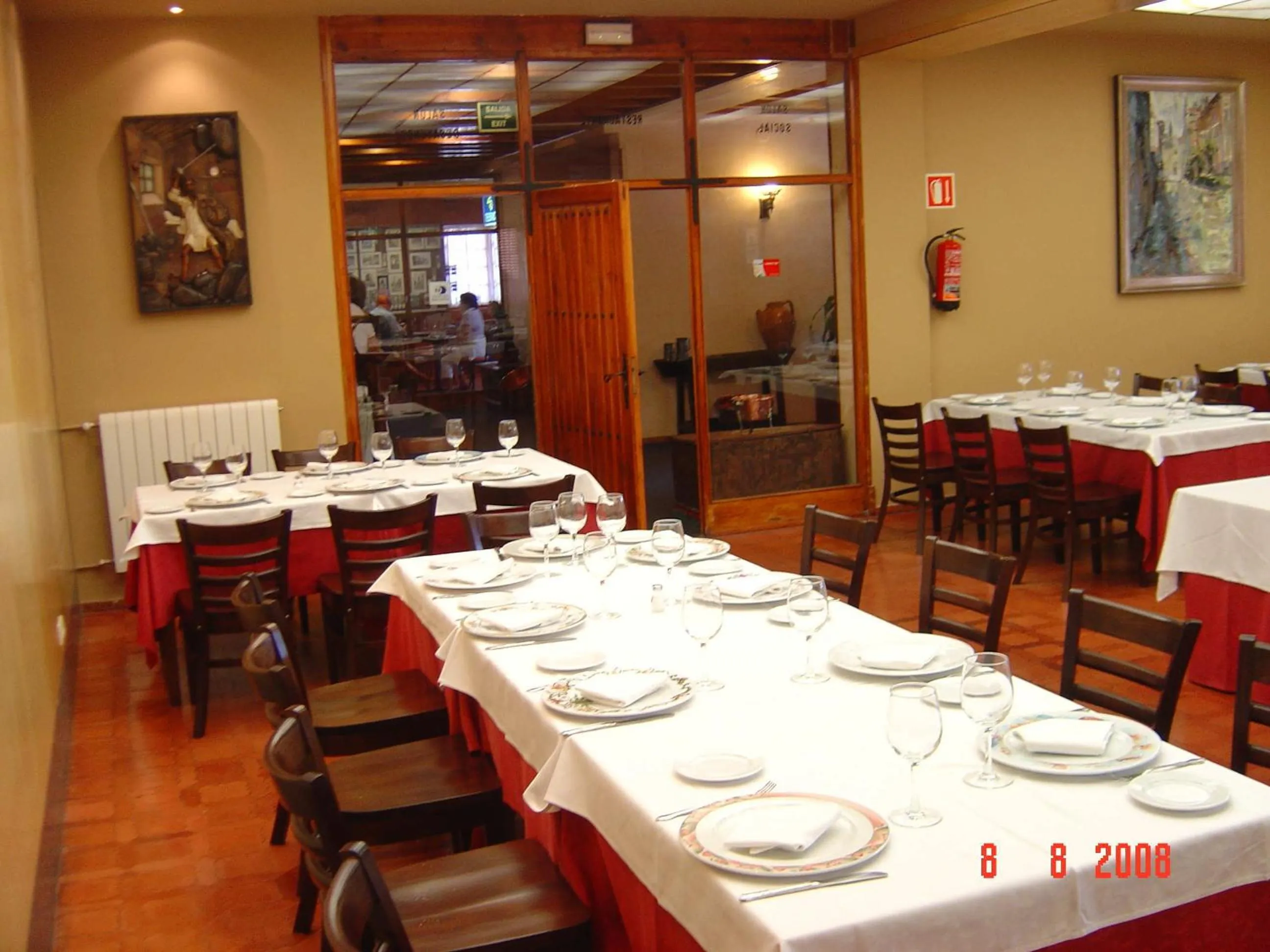 Restaurant/places to eat in Hotel Alisa