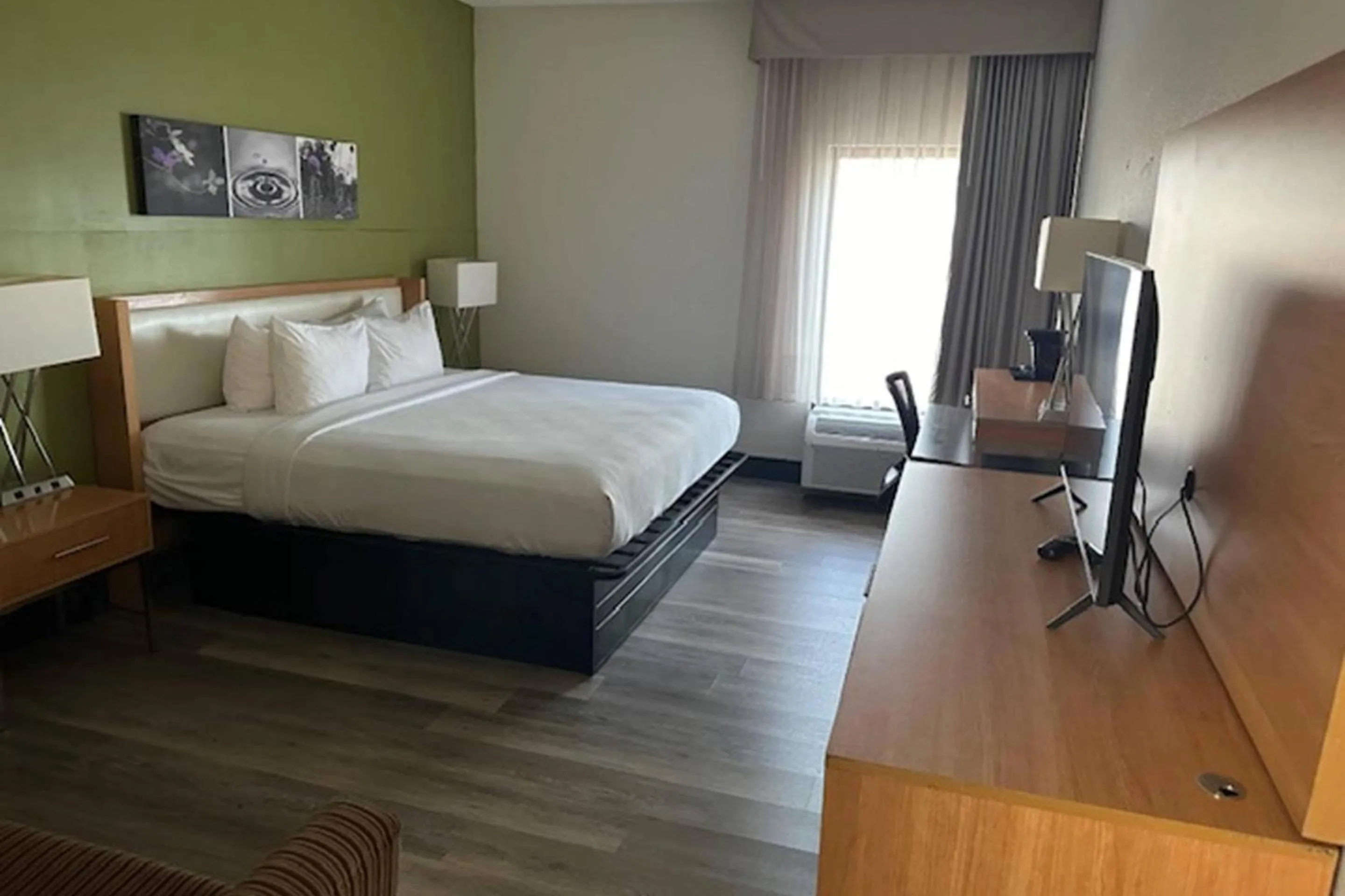 Bedroom, Bed in Sleep Inn & Suites Memphis Southeast