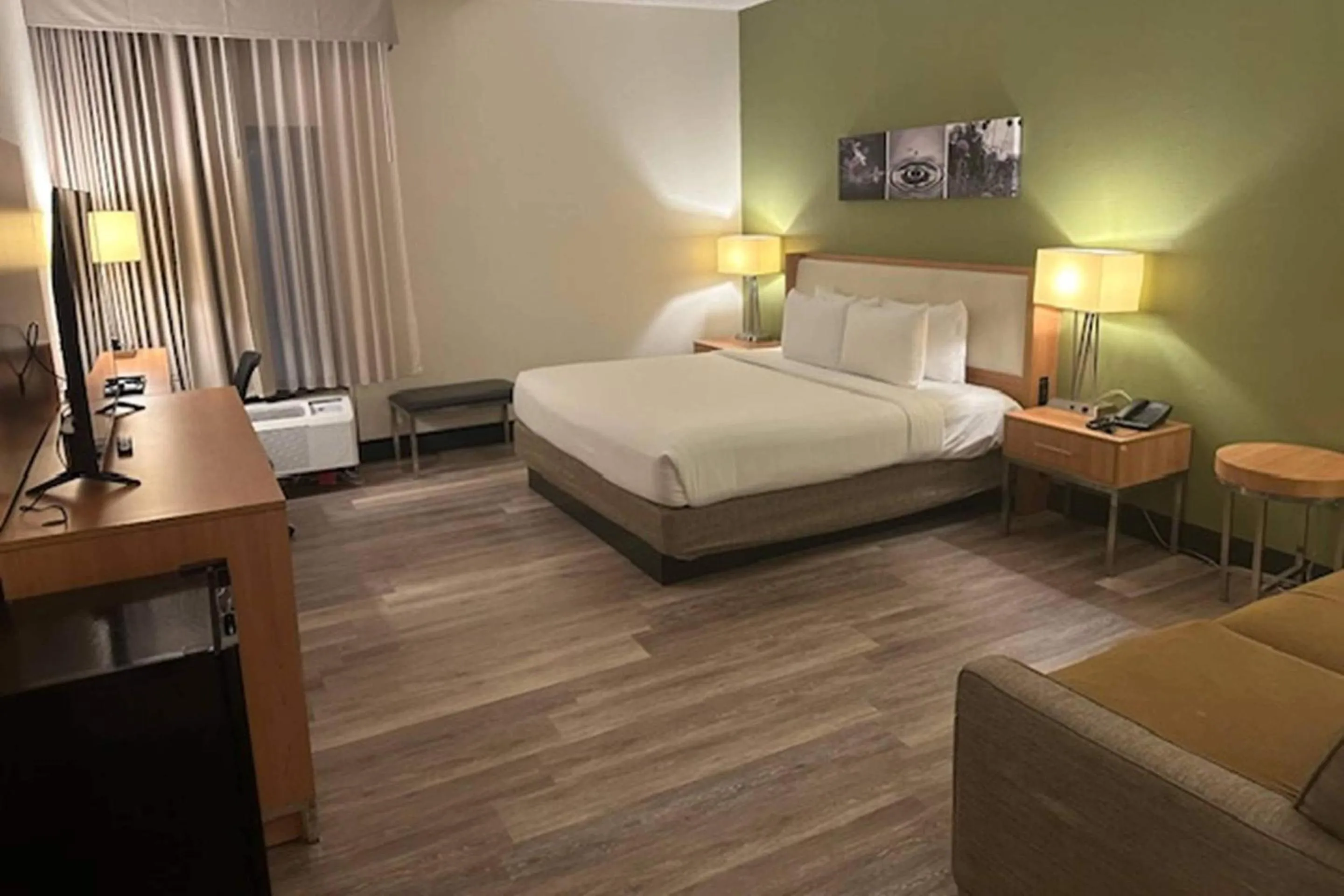 Bedroom, Bed in Sleep Inn & Suites Memphis Southeast