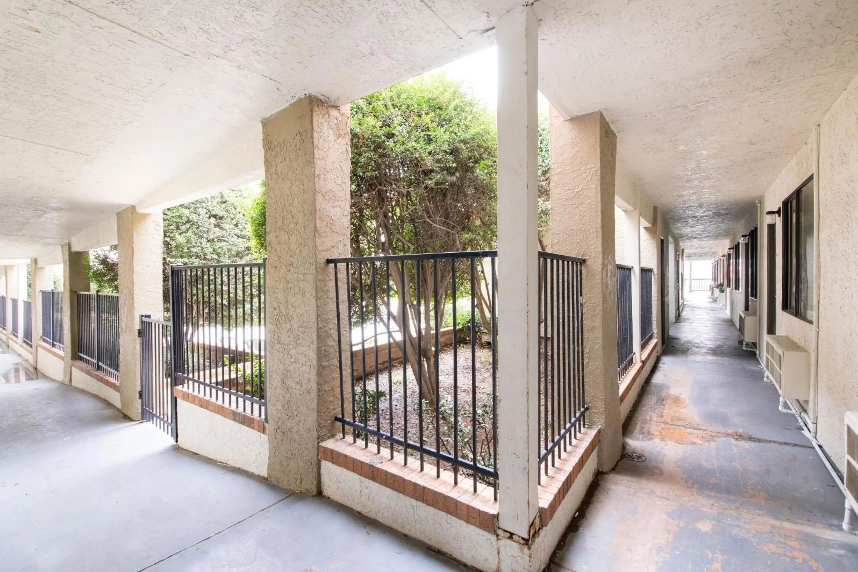 Lobby or reception in OYO Hotel Irving DFW Airport North