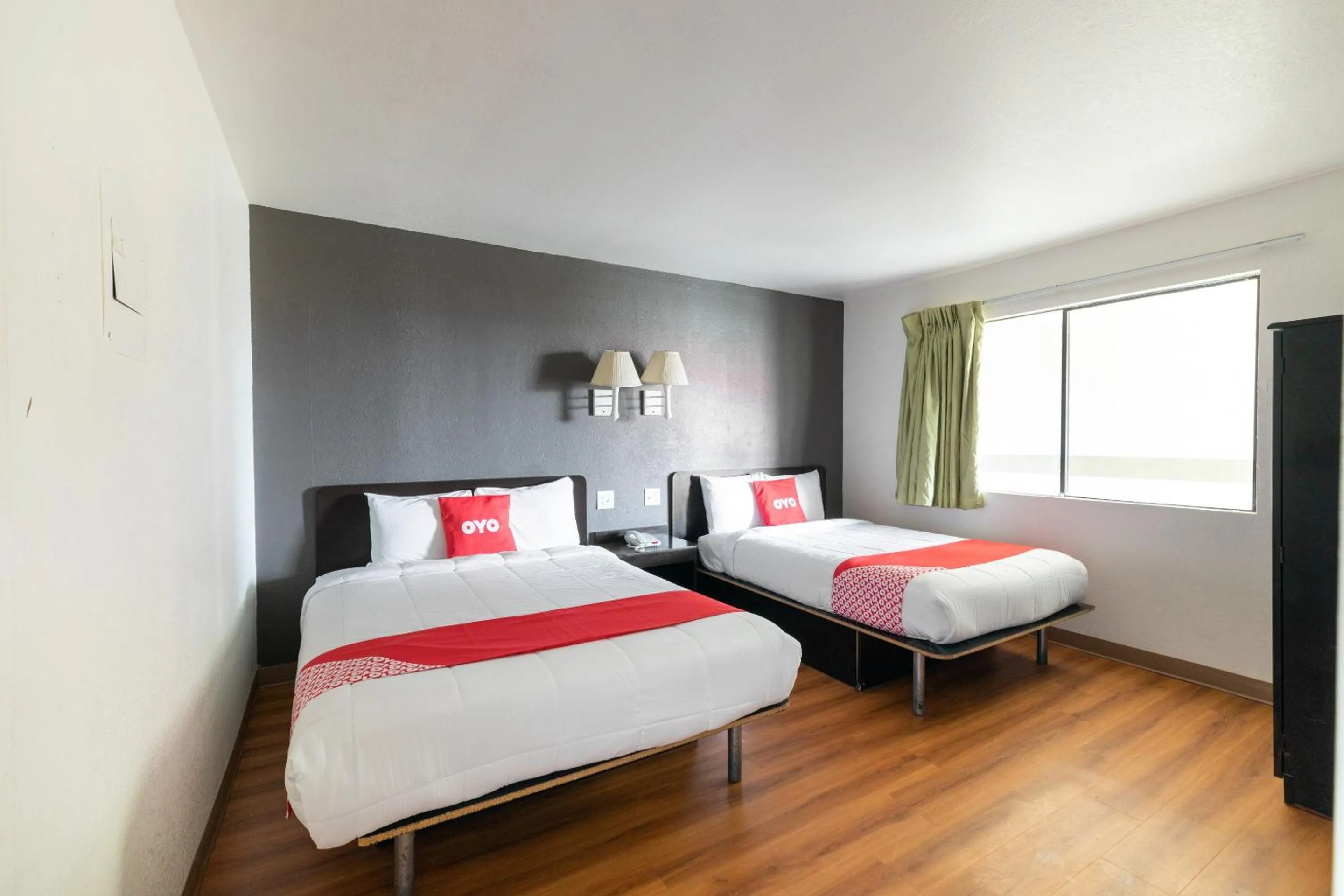 Bedroom, Bed in OYO Hotel Irving DFW Airport North