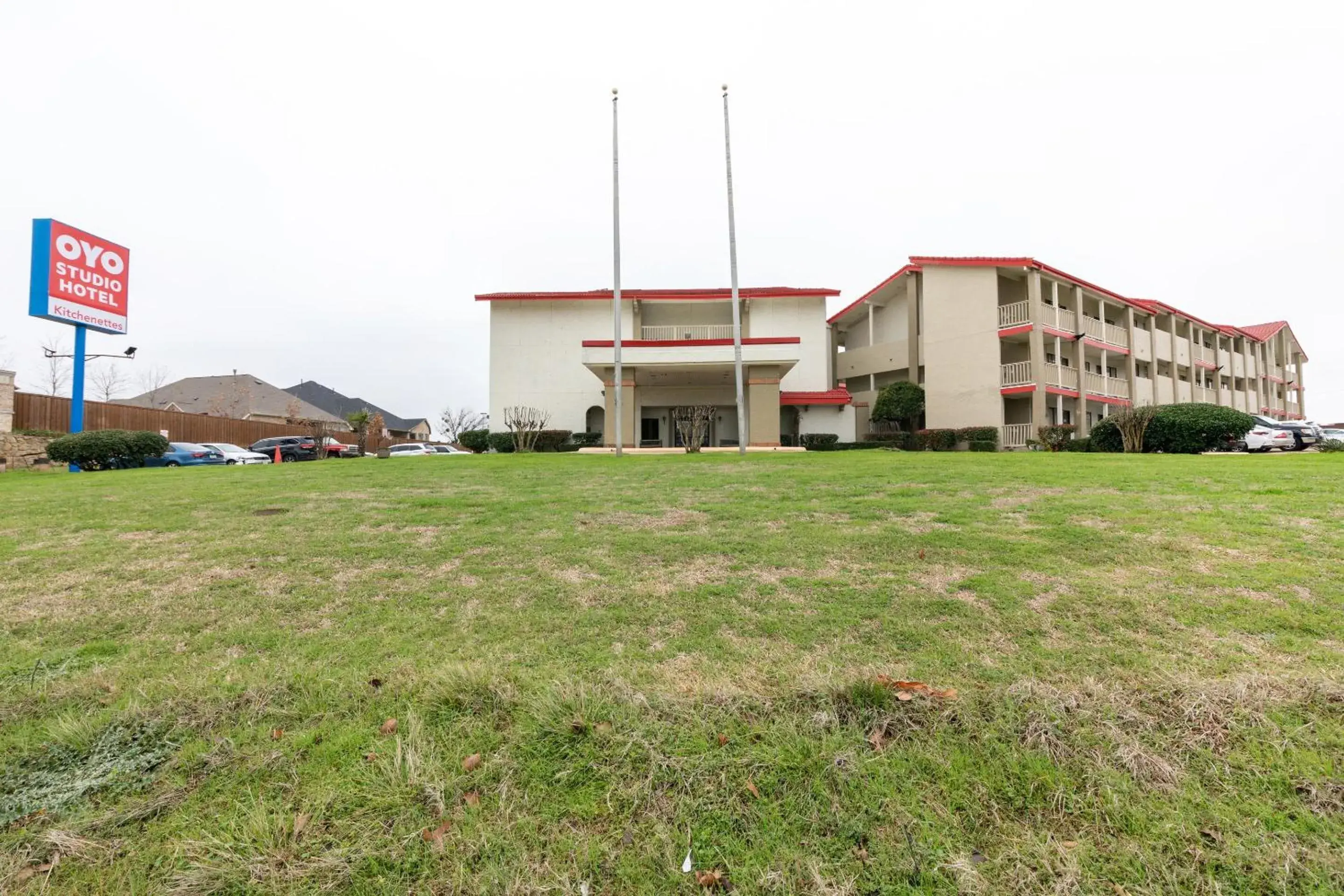 Facade/entrance in OYO Hotel Irving DFW Airport North Facade/entrance in OYO Hotel Irving DFW Airport North