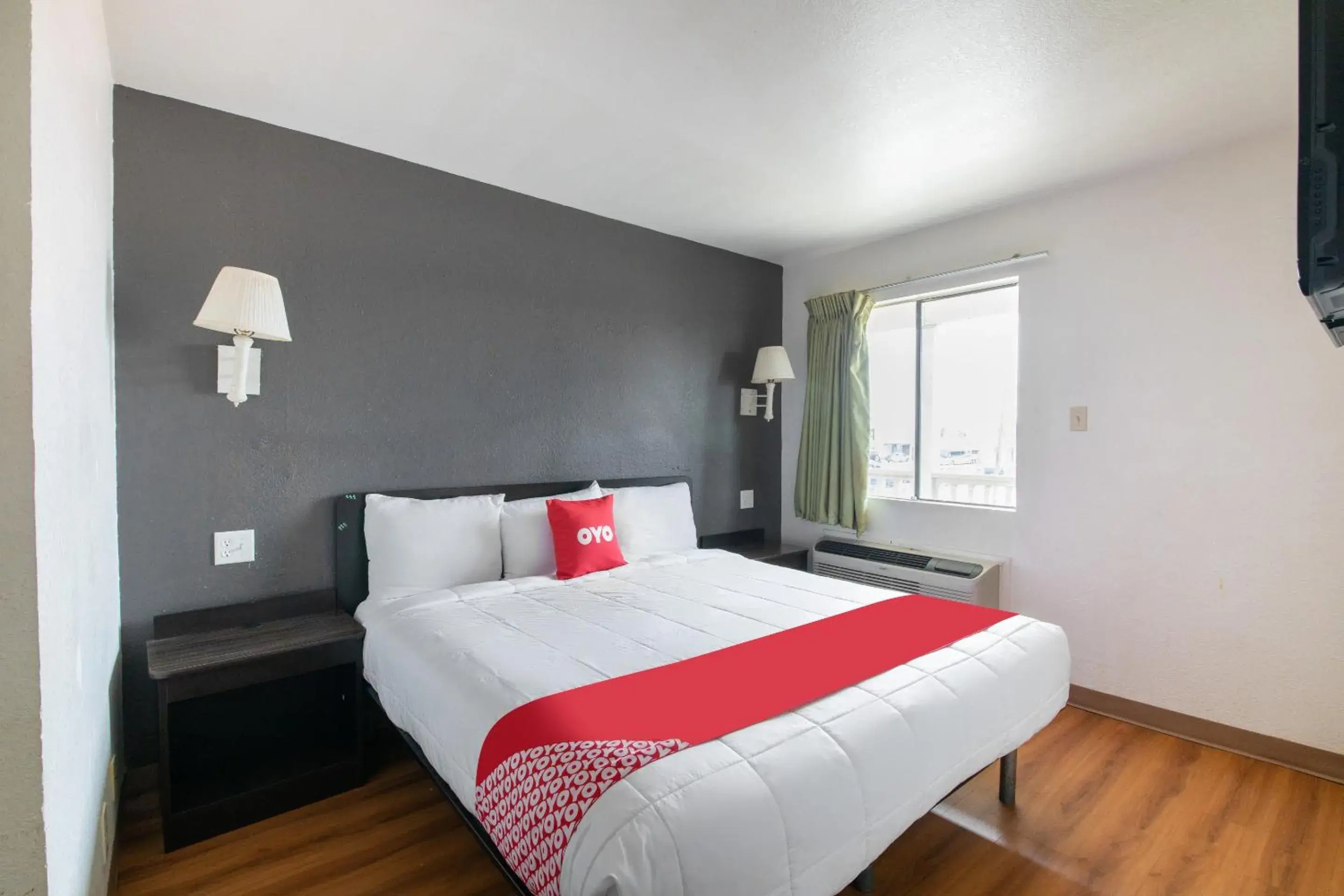 Two-Bedroom Suite in OYO Hotel Irving DFW Airport North Two-Bedroom Suite in OYO Hotel Irving DFW Airport North