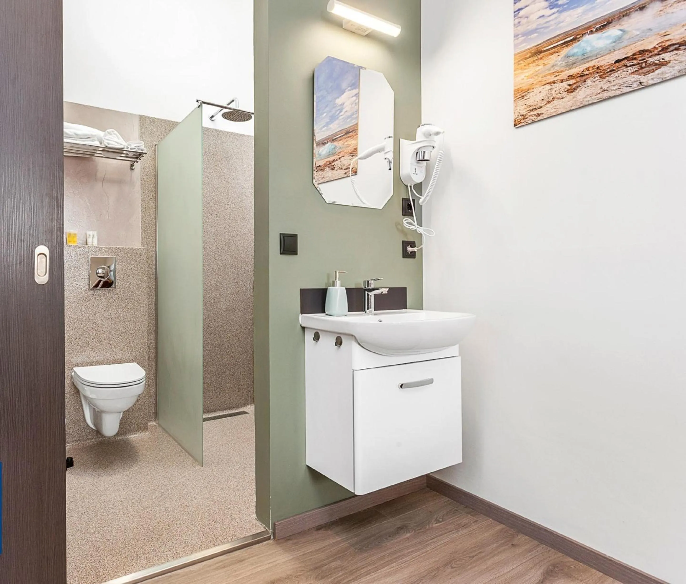 Toilet in Hotel Duus by Keflavik Airport