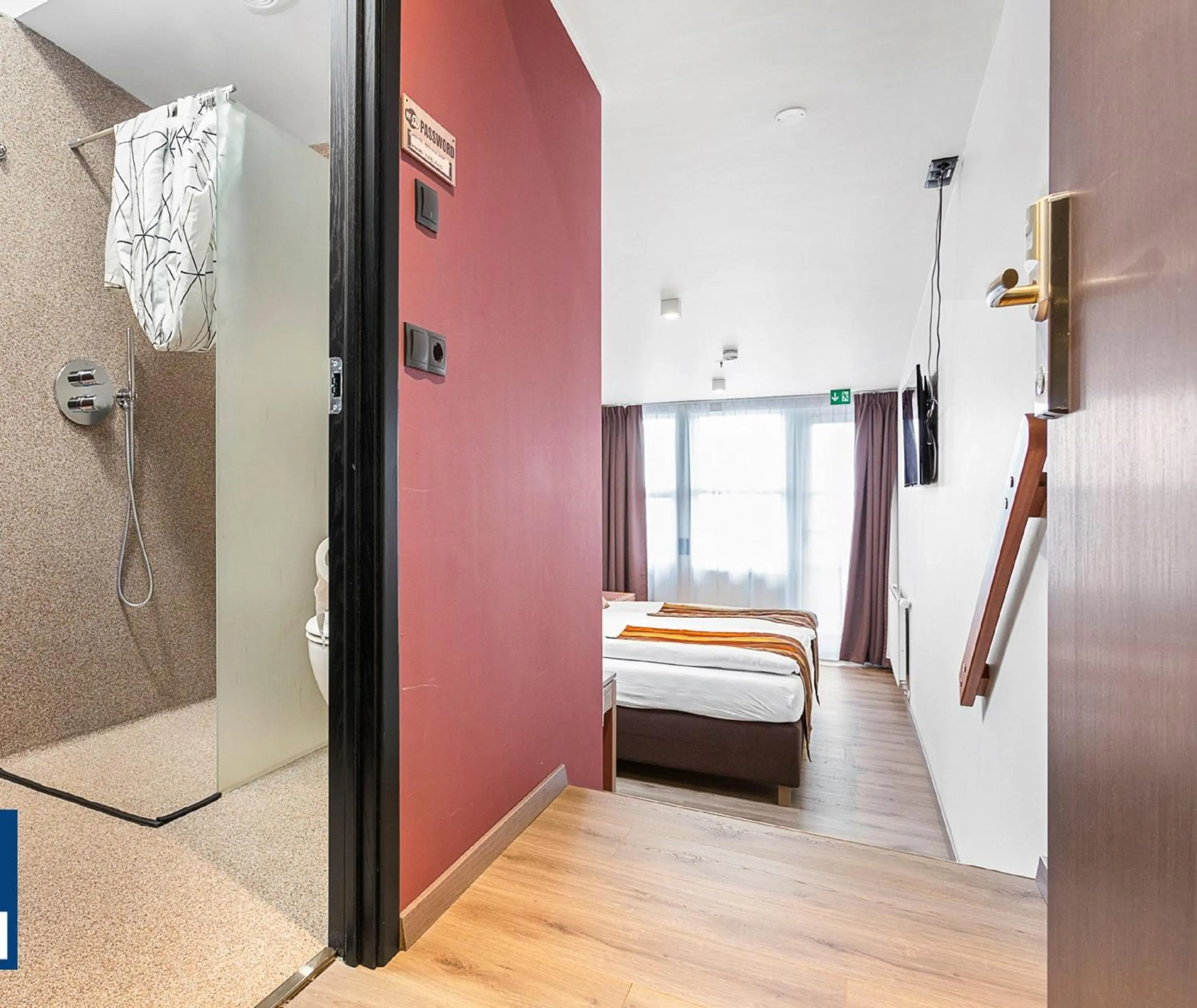 Shower, Bed in Hotel Duus by Keflavik Airport