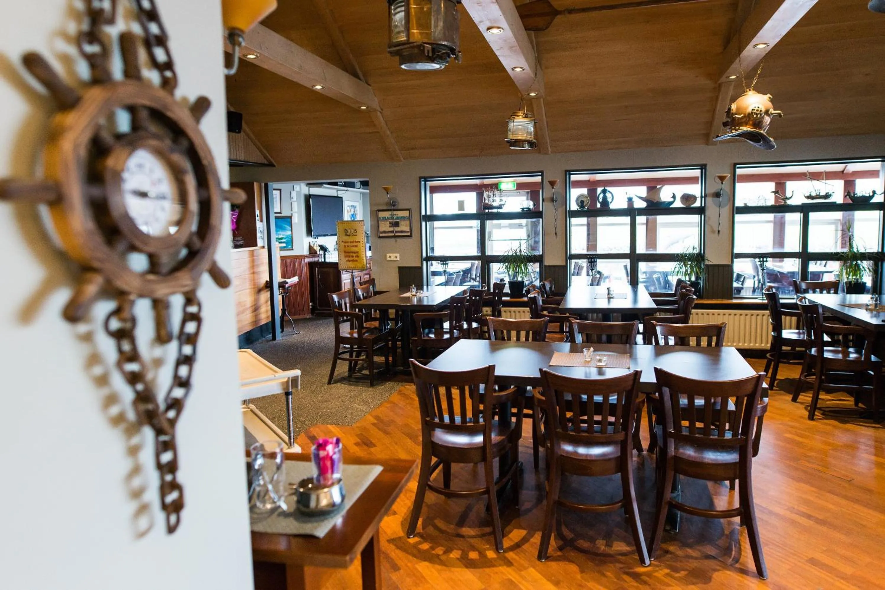 Lunch in Hotel Duus by Keflavik Airport