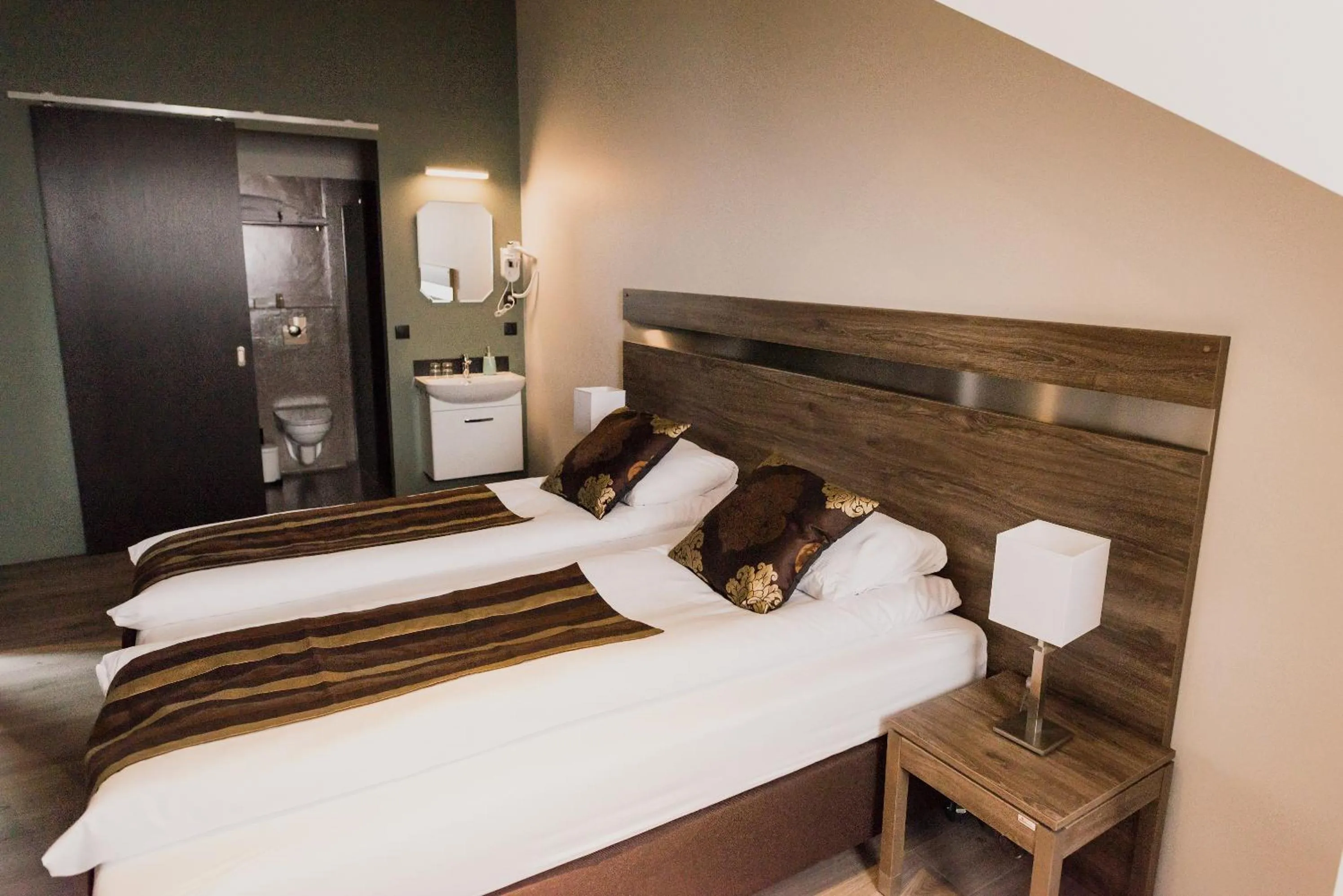 Bed in Hotel Duus by Keflavik Airport