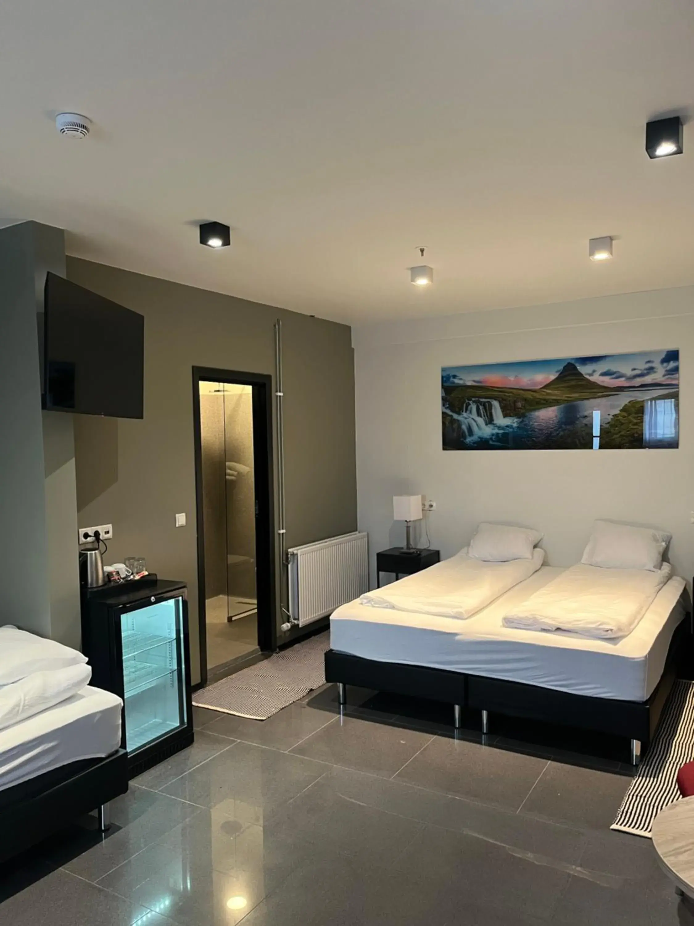 Family Room with Bathroom in Hotel Duus by Keflavik Airport Family Room with Bathroom in Hotel Duus by Keflavik Airport