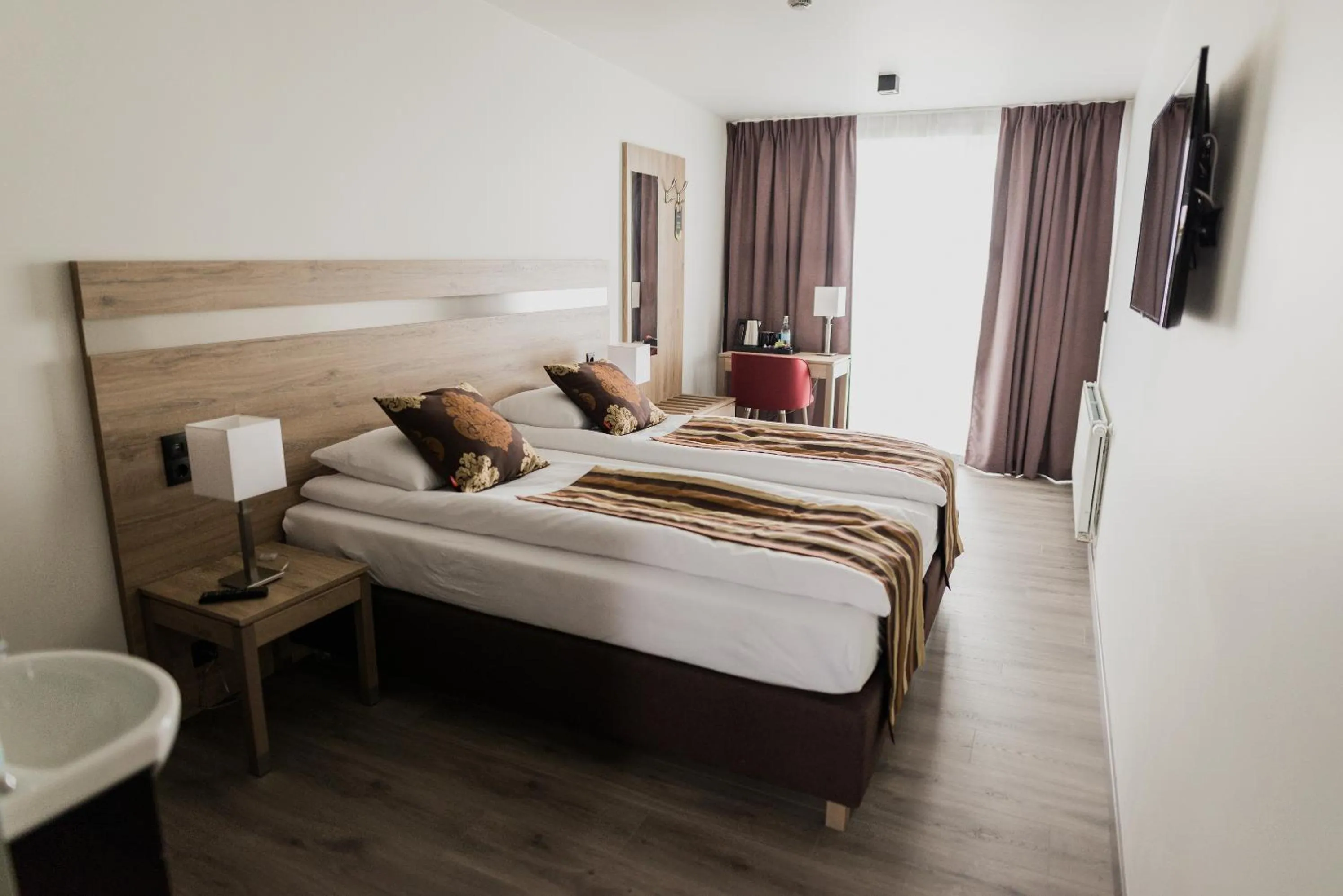 Bedroom, Bed in Hotel Duus by Keflavik Airport