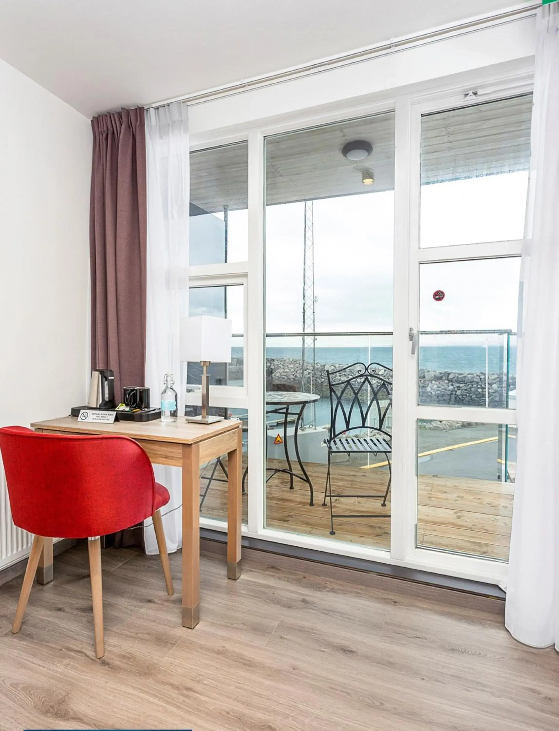 Superior Double or Twin Room with Sea View in Hotel Duus by Keflavik Airport Superior Double or Twin Room with Sea View in Hotel Duus by Keflavik Airport