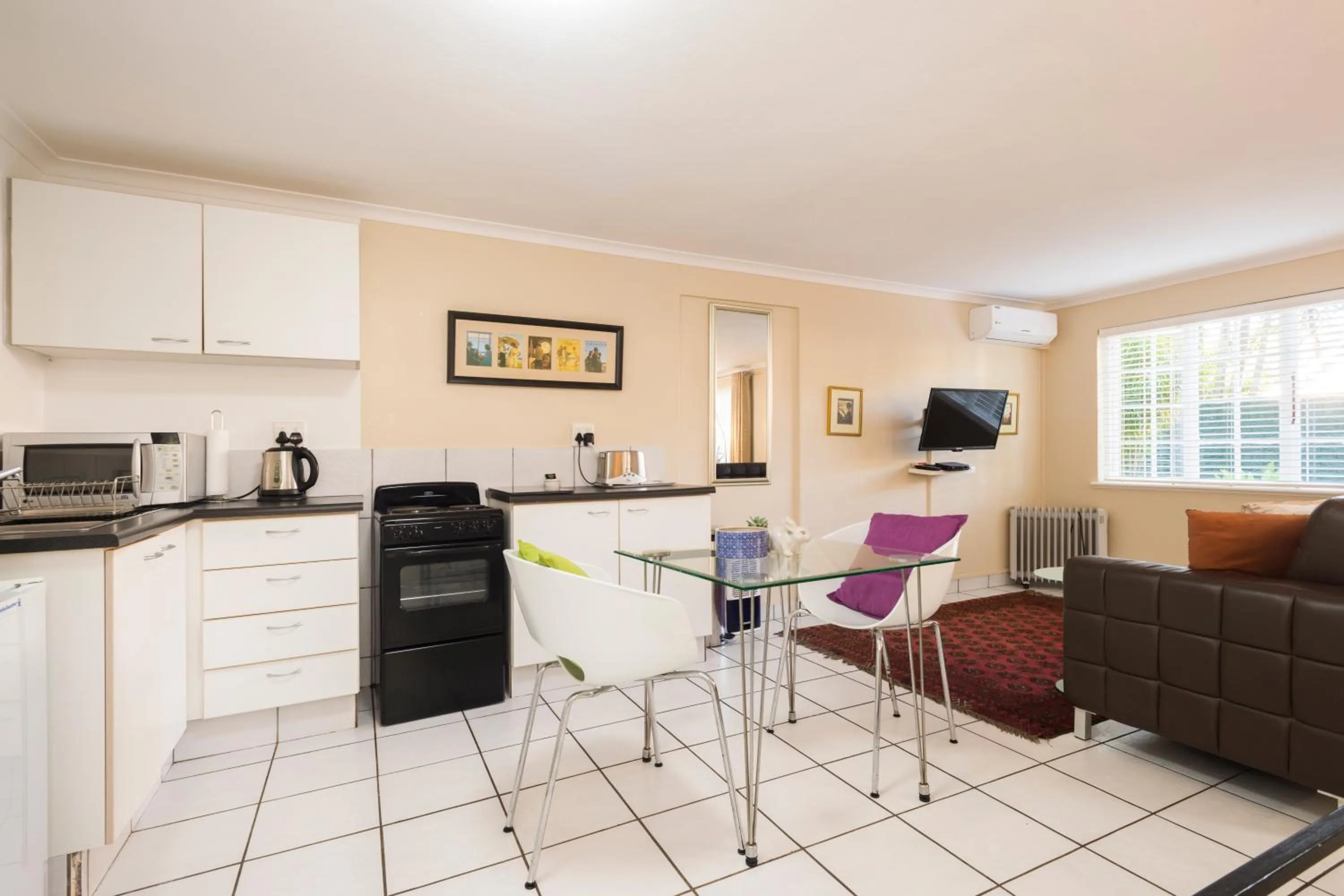 Kitchen or kitchenette in Westville Bed and Breakfast