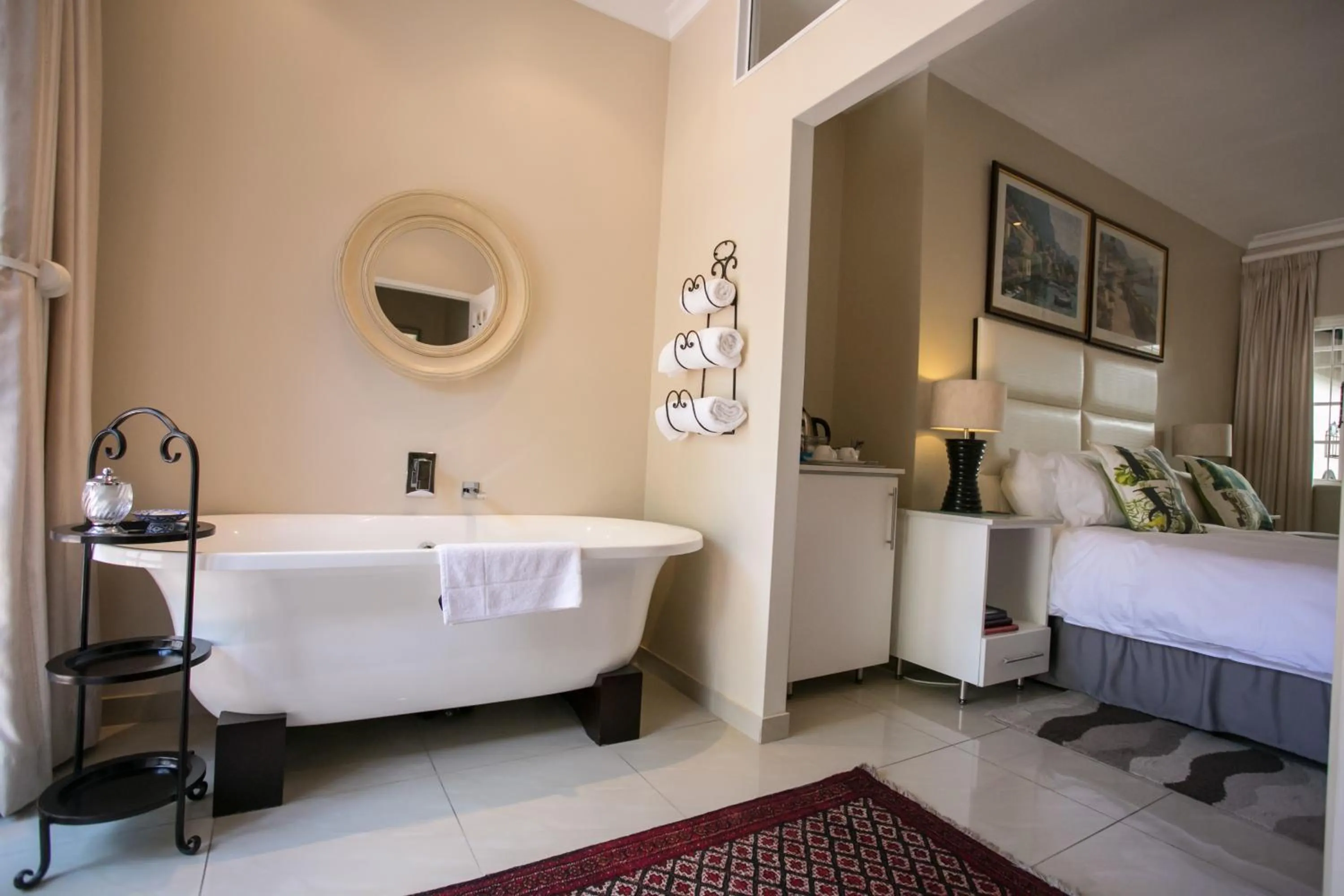 Bathroom, Bed in Westville Bed and Breakfast