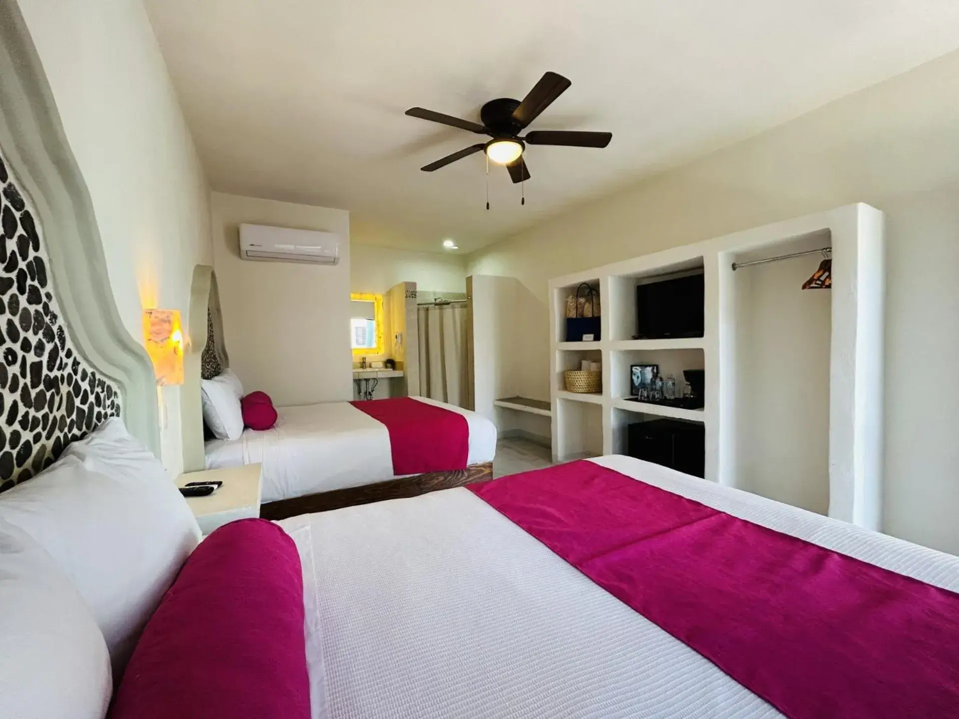 Queen Room with Two Queen Beds in Paraiso Azul Hotel Queen Room with Two Queen Beds in Paraiso Azul Hotel