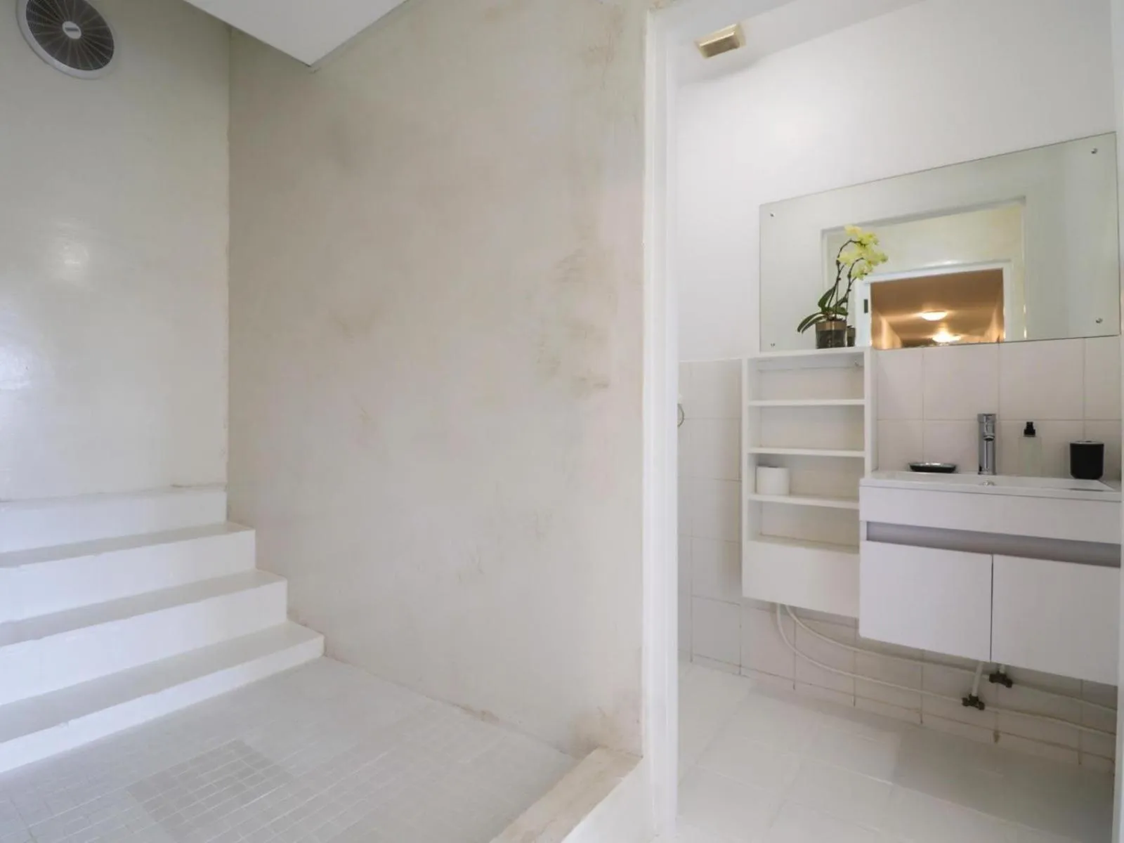 Bathroom in Glenview Heads Apartments