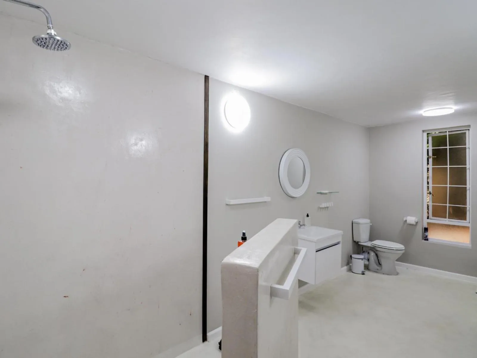 Bathroom in Glenview Heads Apartments