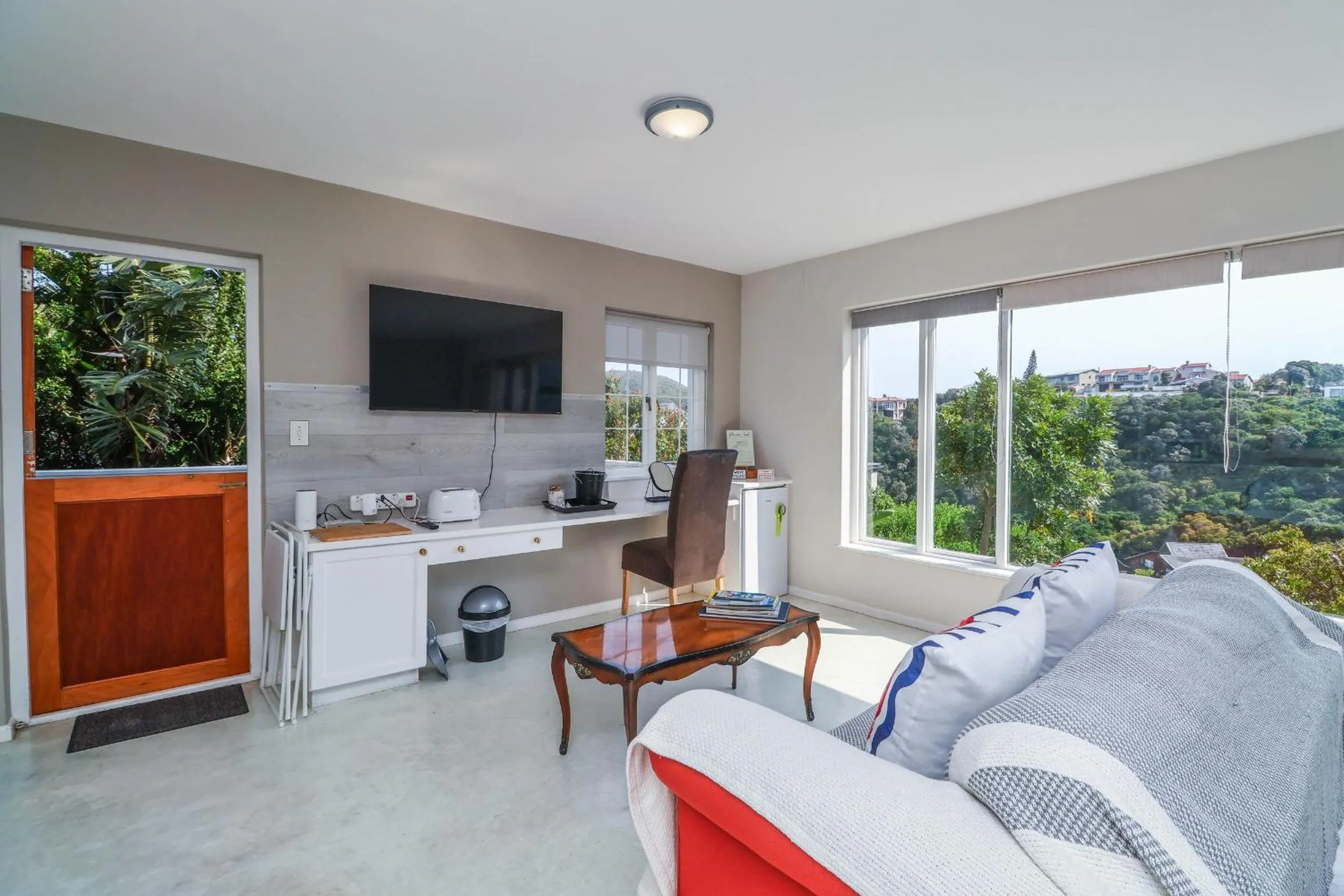 TV and multimedia in Glenview Heads Apartments