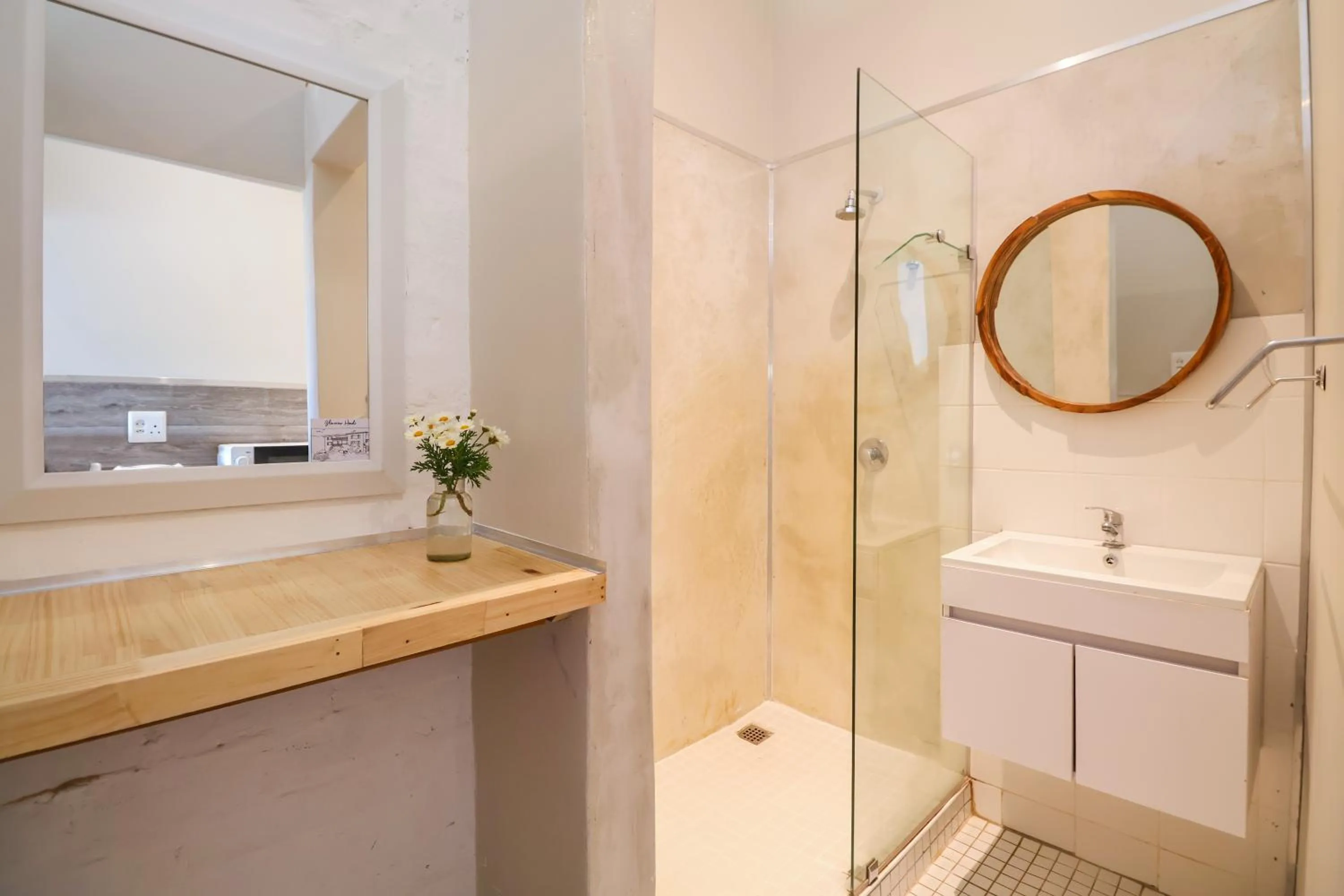 Shower in Glenview Heads Apartments