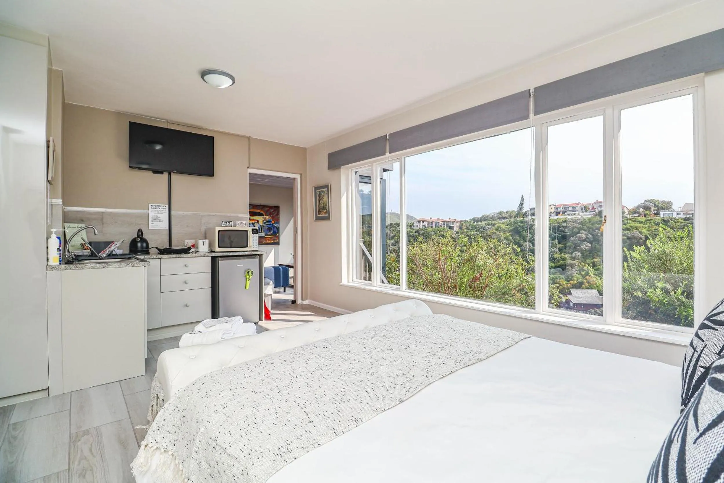 Bed in Glenview Heads Apartments