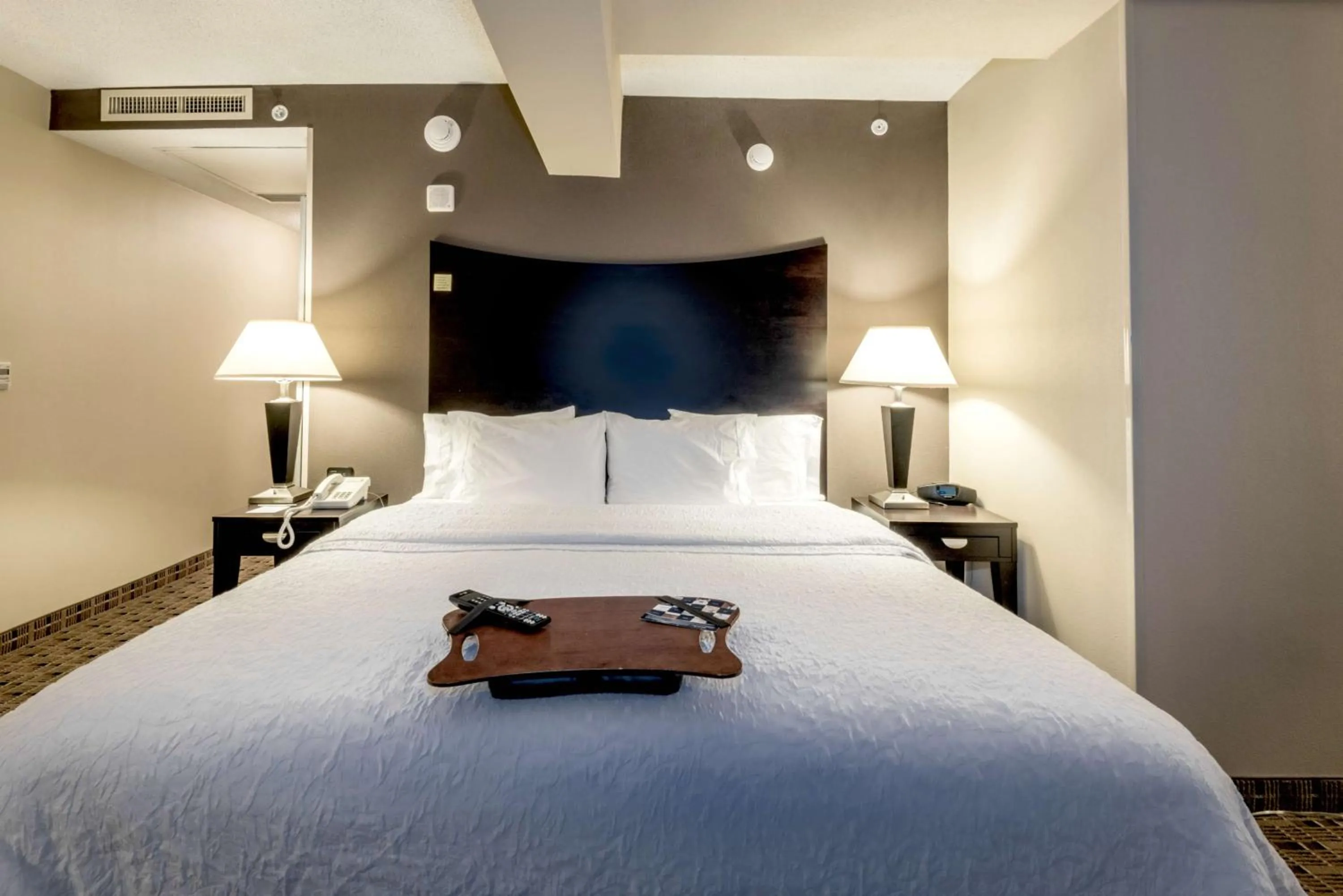 Bed in Hampton Inn & Suites Montgomery-Downtown