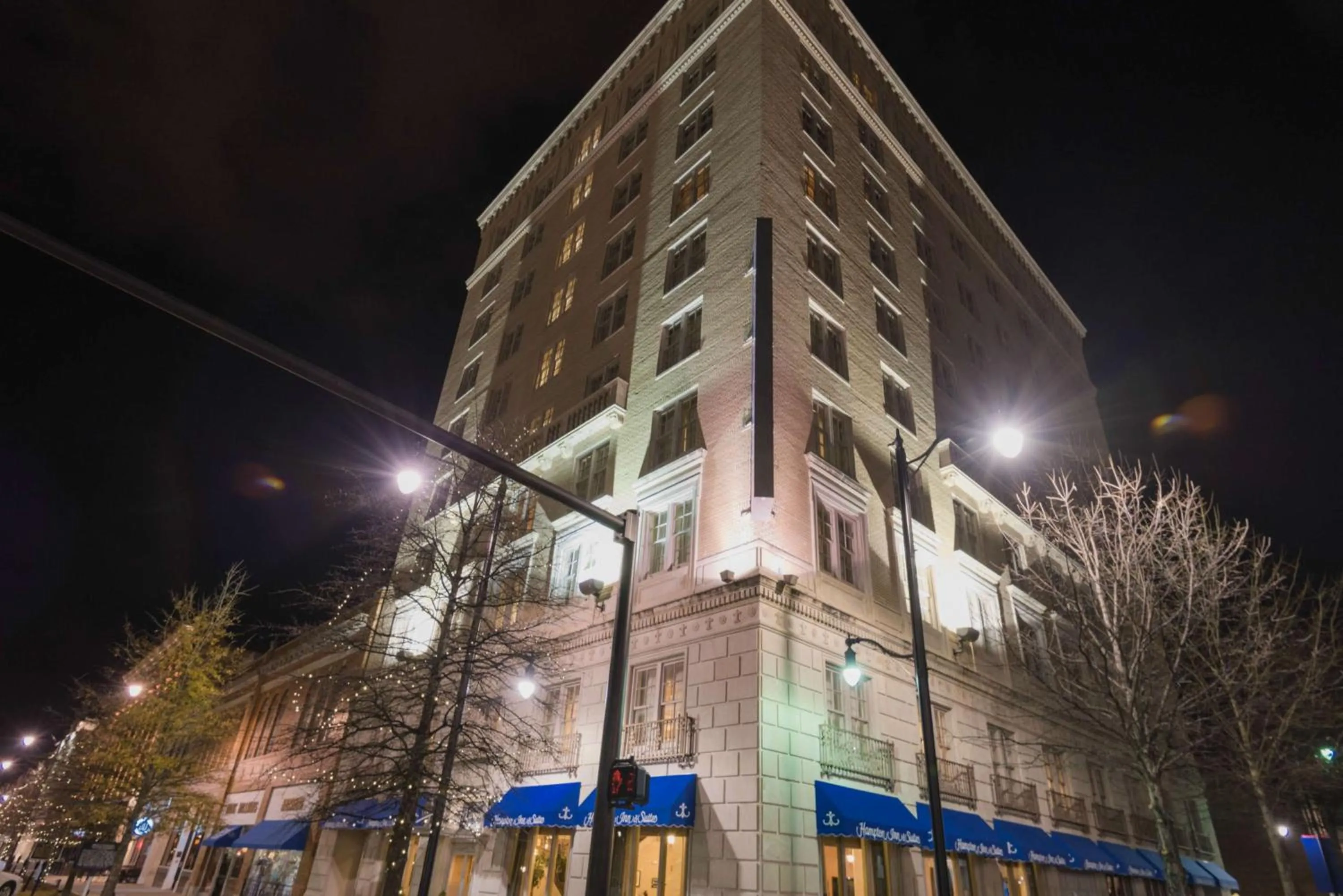 Property building in Hampton Inn & Suites Montgomery-Downtown