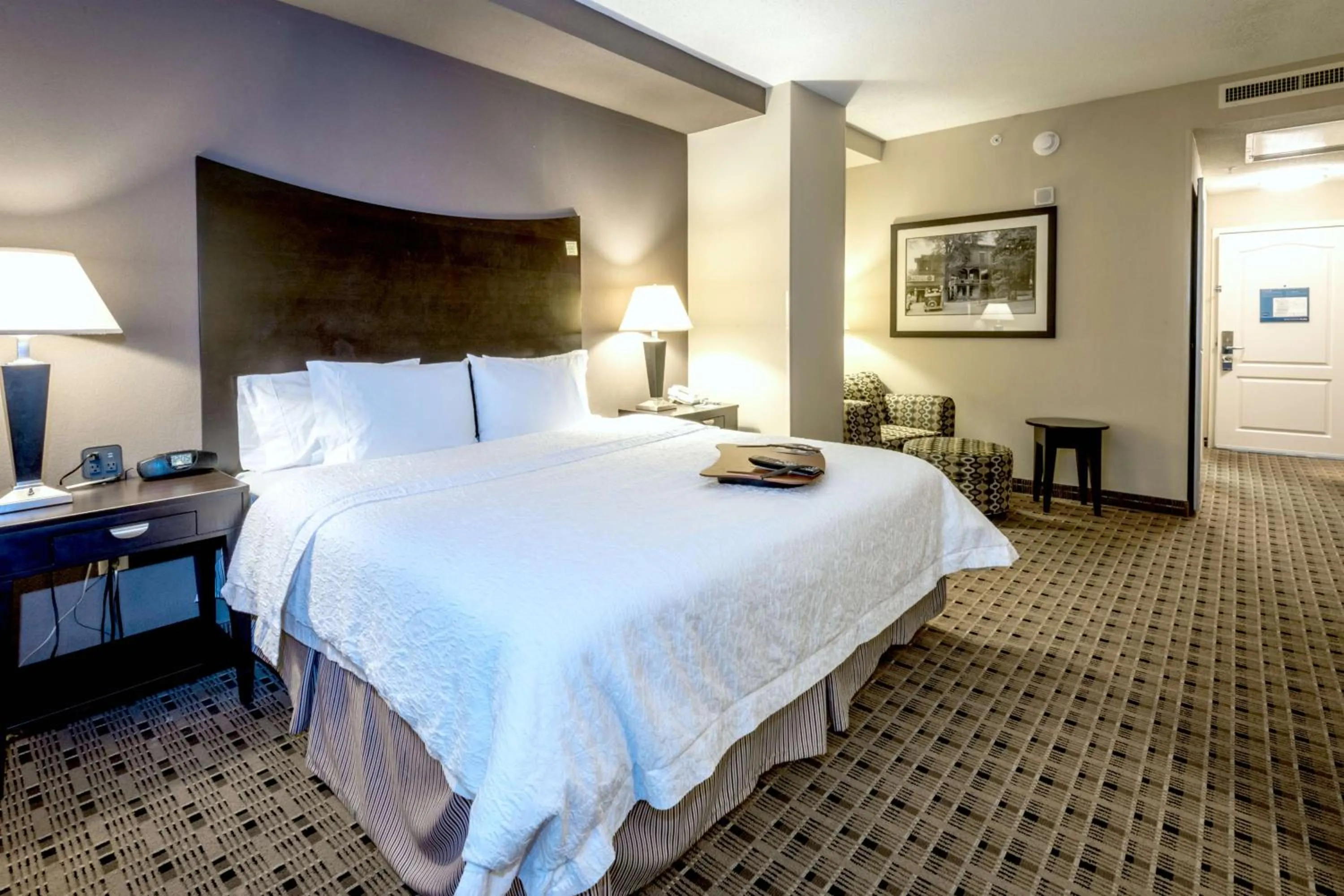 Bed in Hampton Inn & Suites Montgomery-Downtown