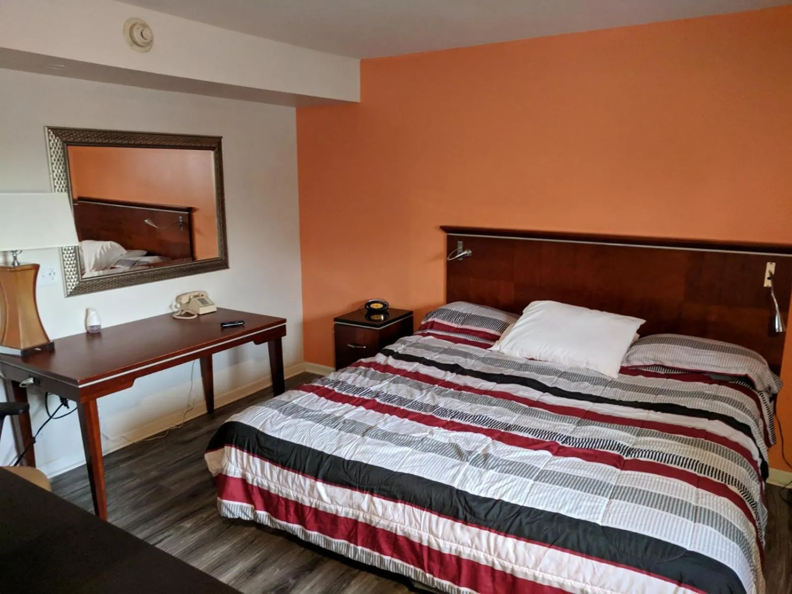 Bed in Skylark Motel