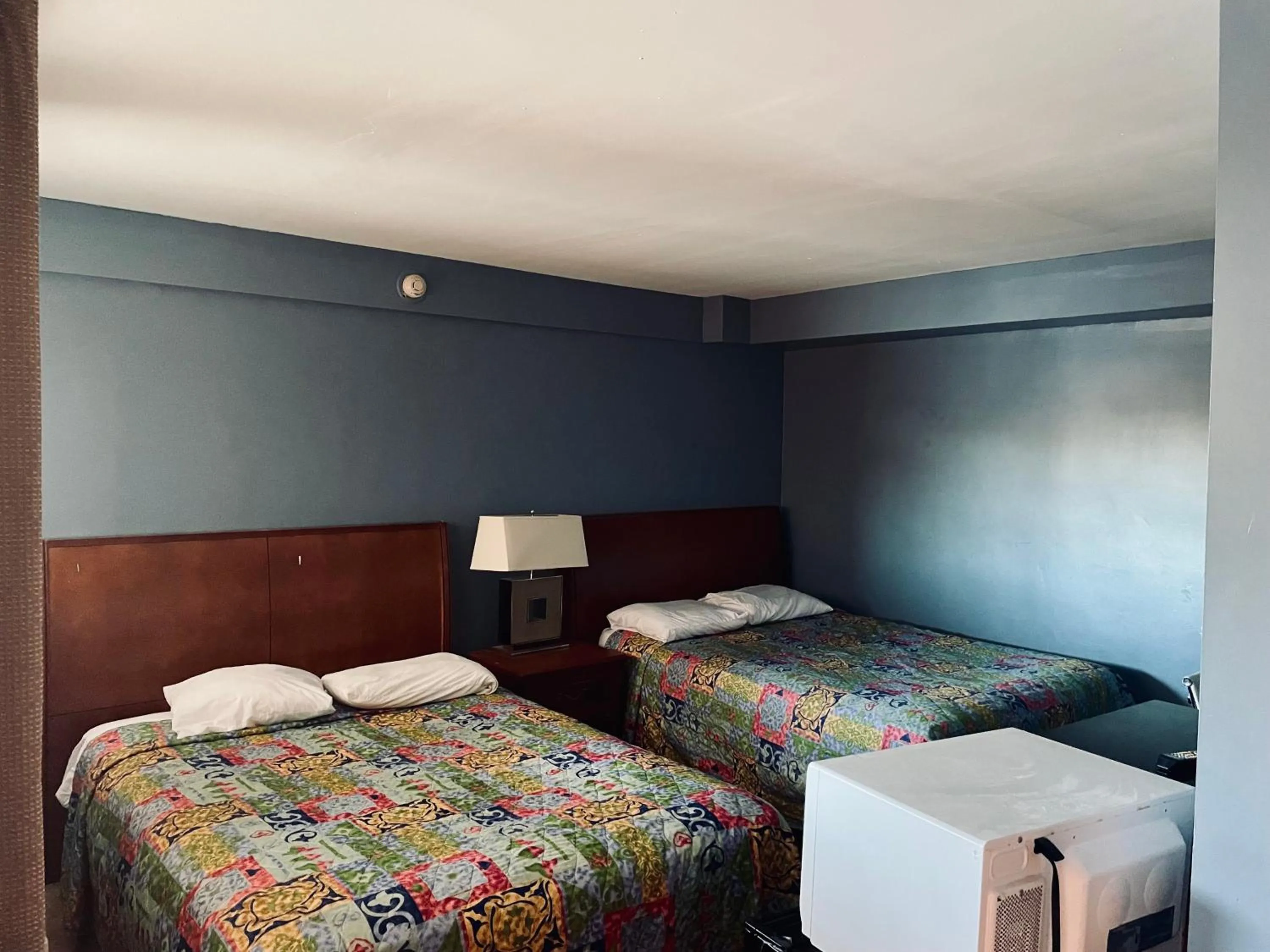 Bed in Skylark Motel