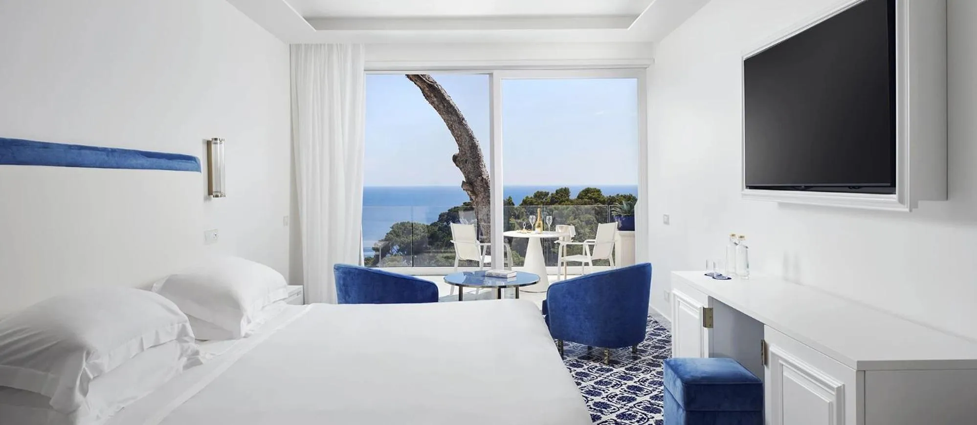 Bed in Hotel Scalinatella