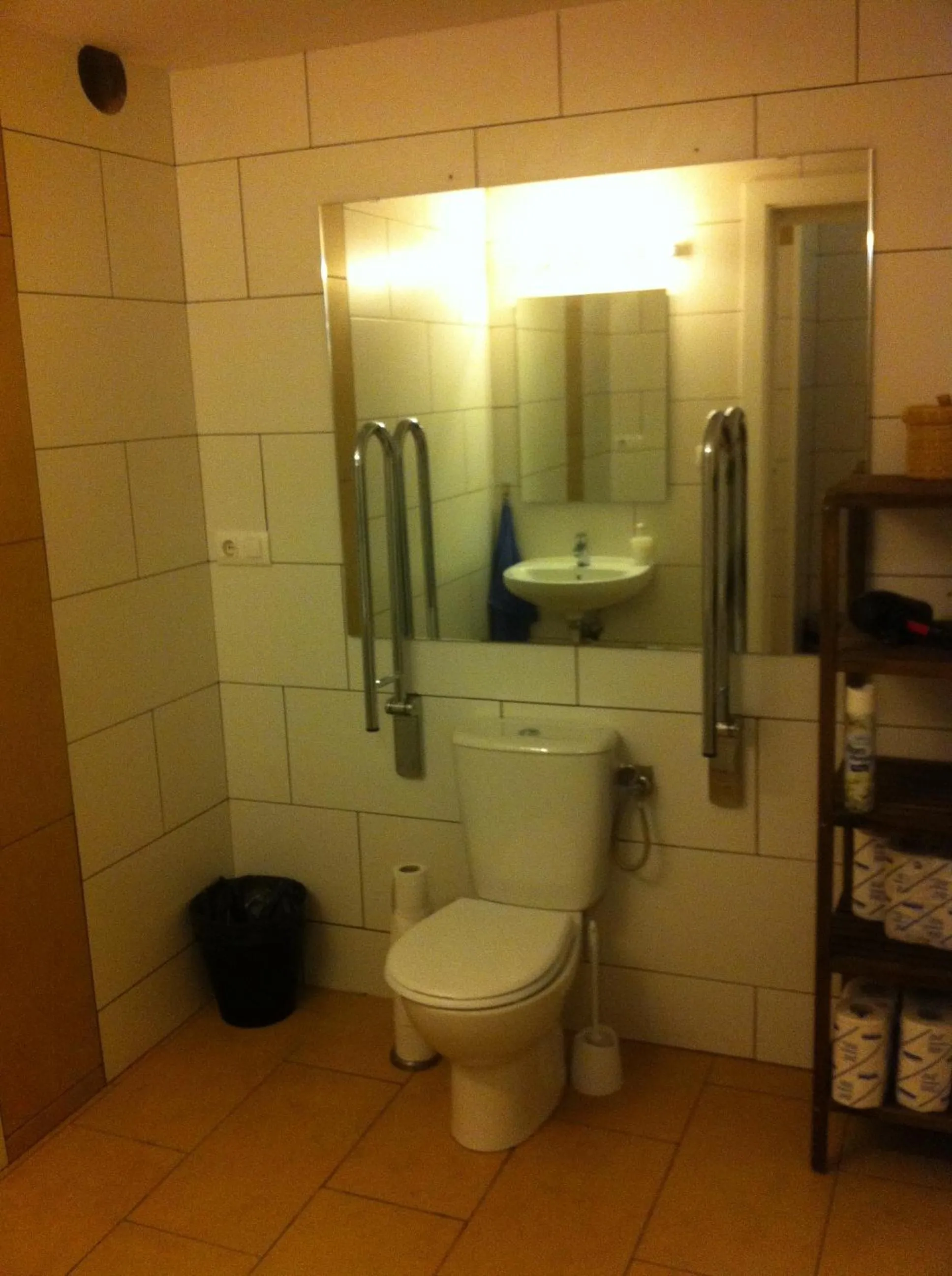 Toilet in 360 Hostel Centro