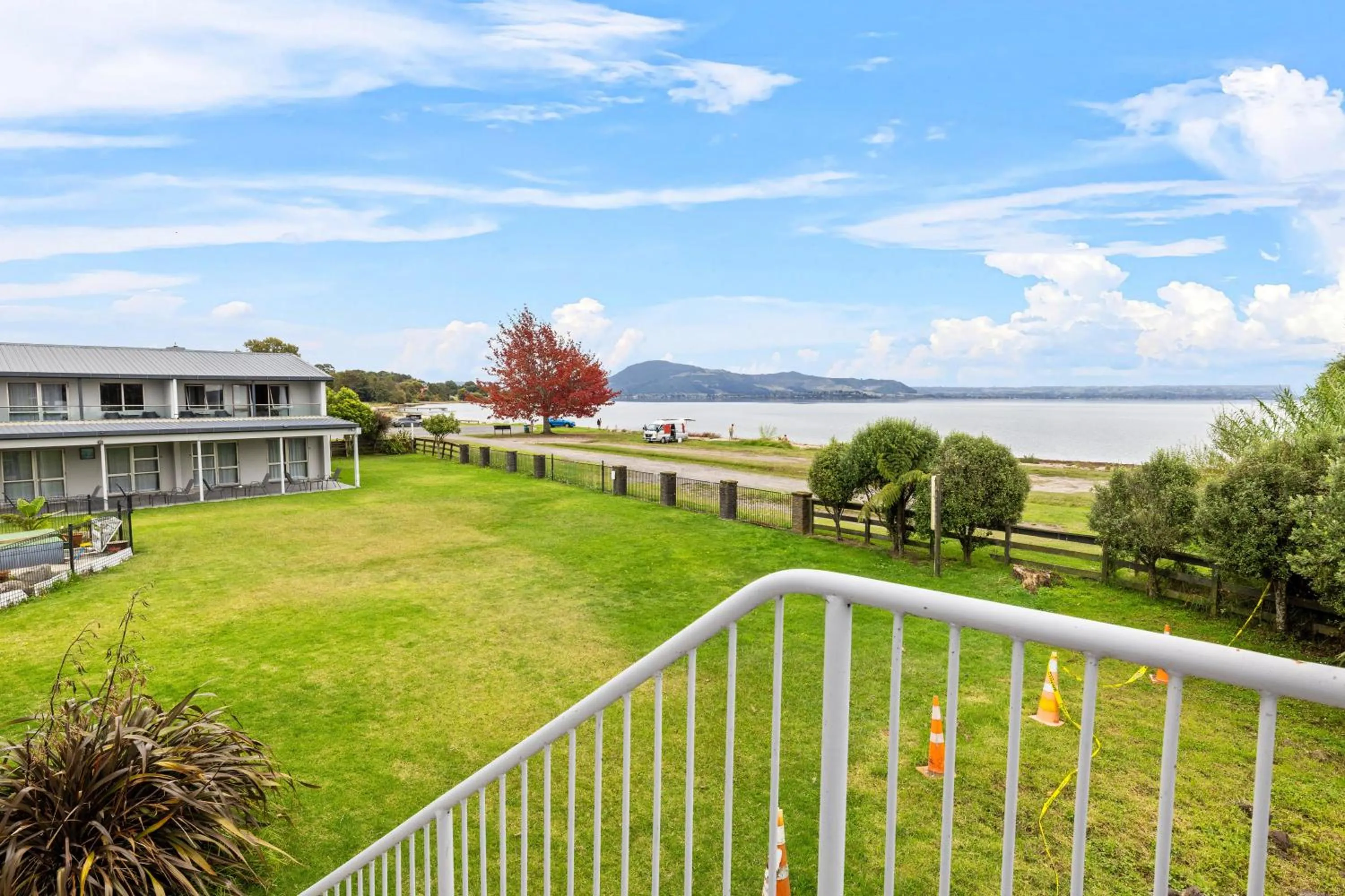 Beach in Wai Ora Lakeside Spa Resort