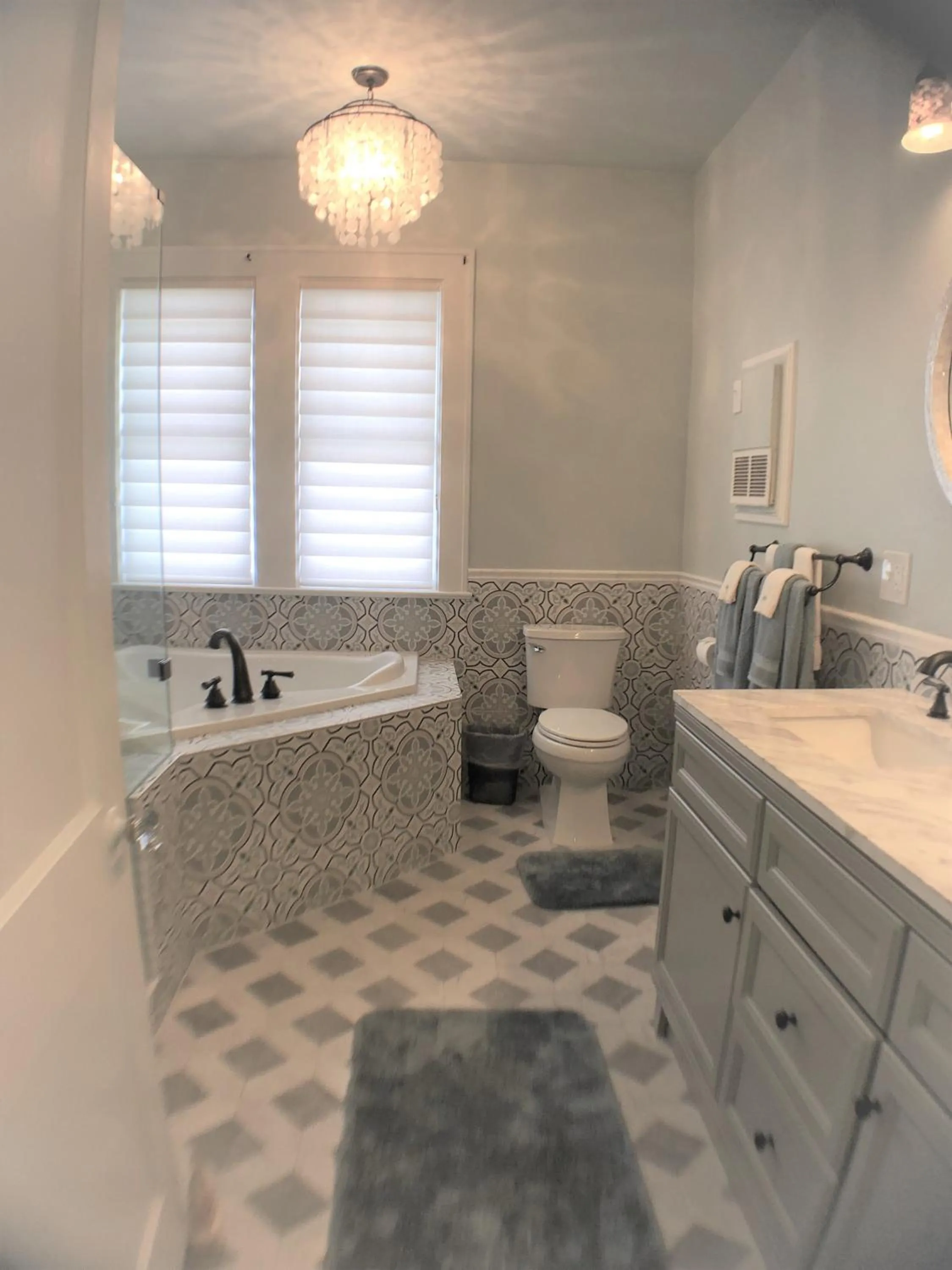 Bathroom in Avenue O Bed and Breakfast